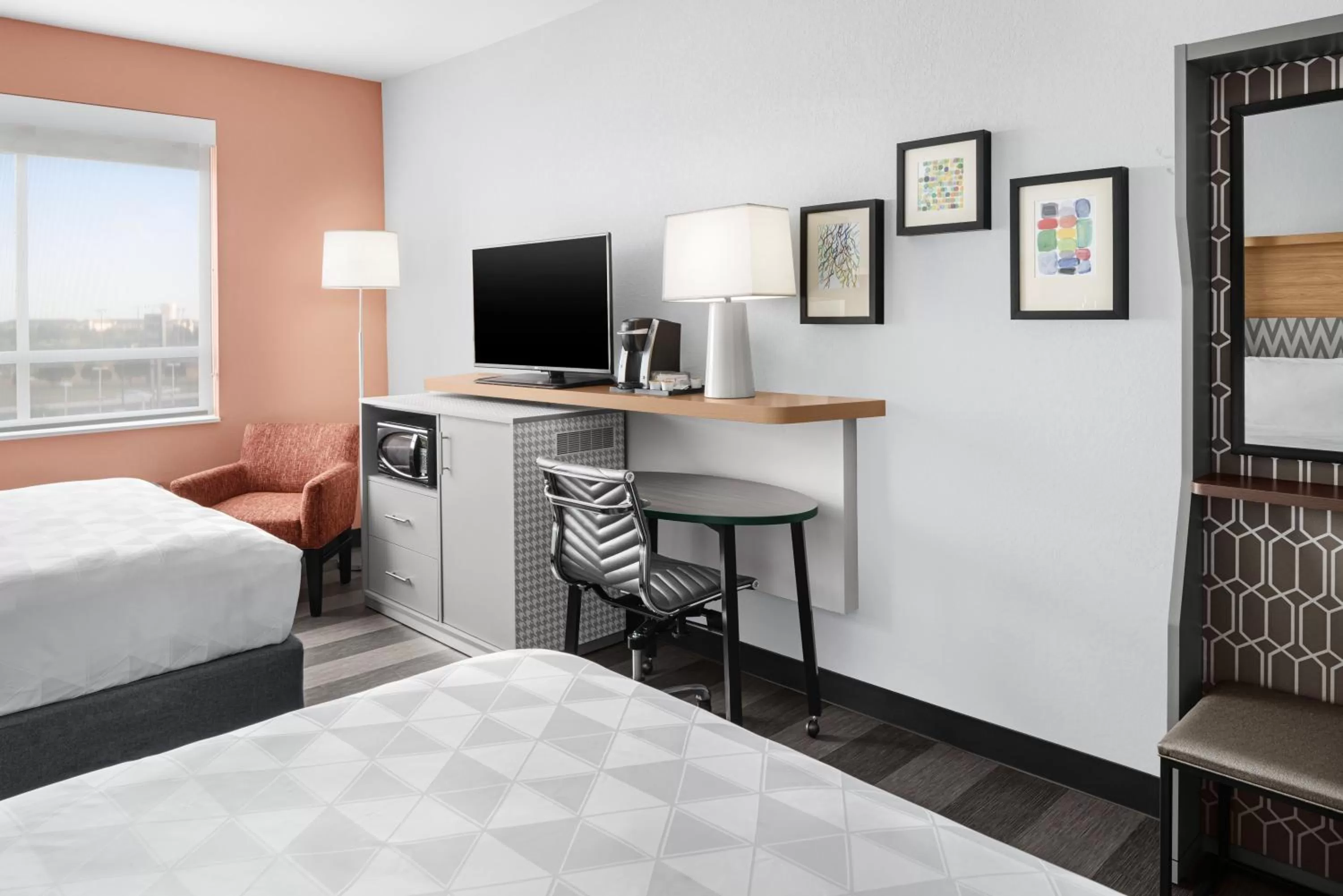 Photo of the whole room, Bed in Holiday Inn Odessa by IHG