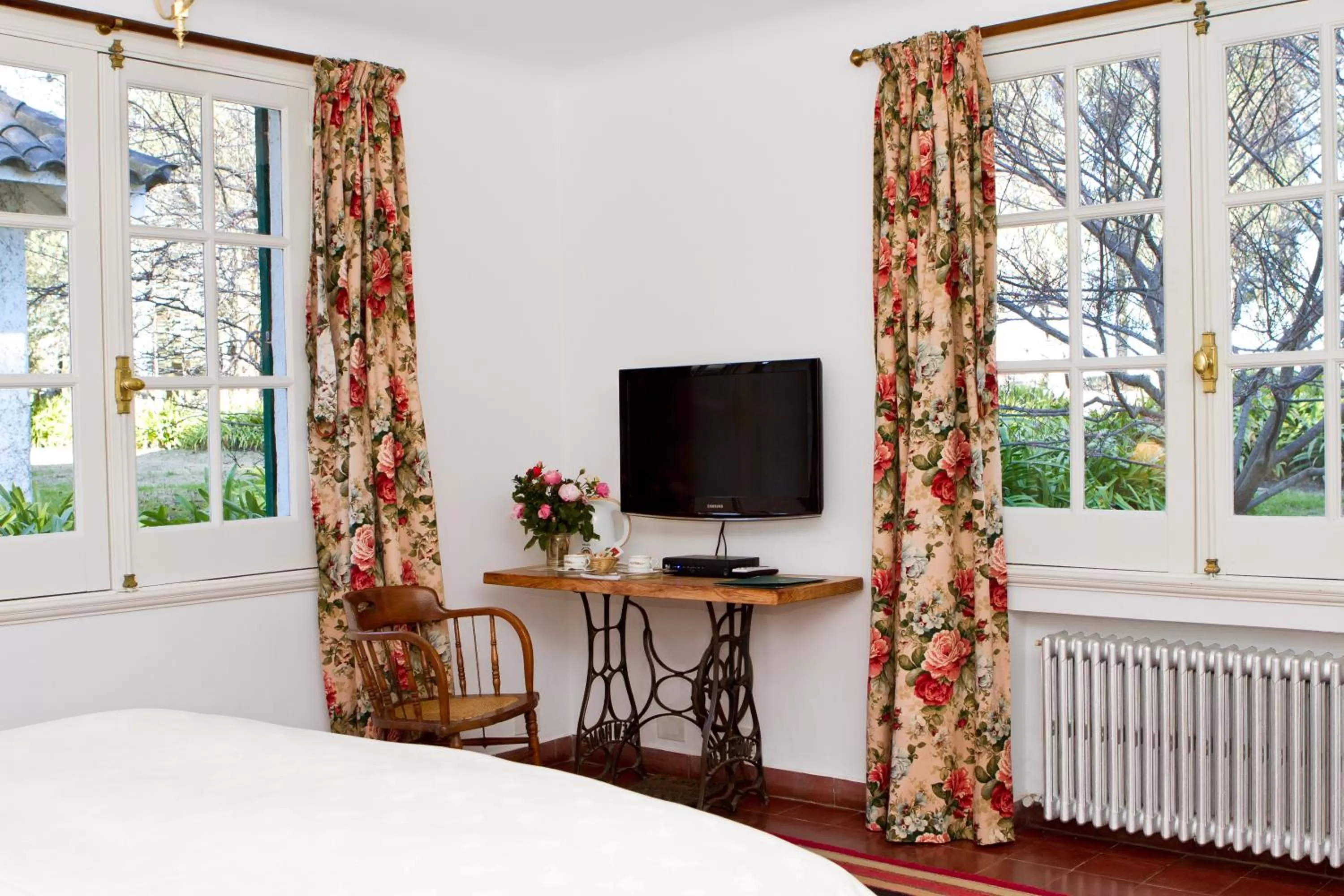 Decorative detail, Bed in Estancia Ave María