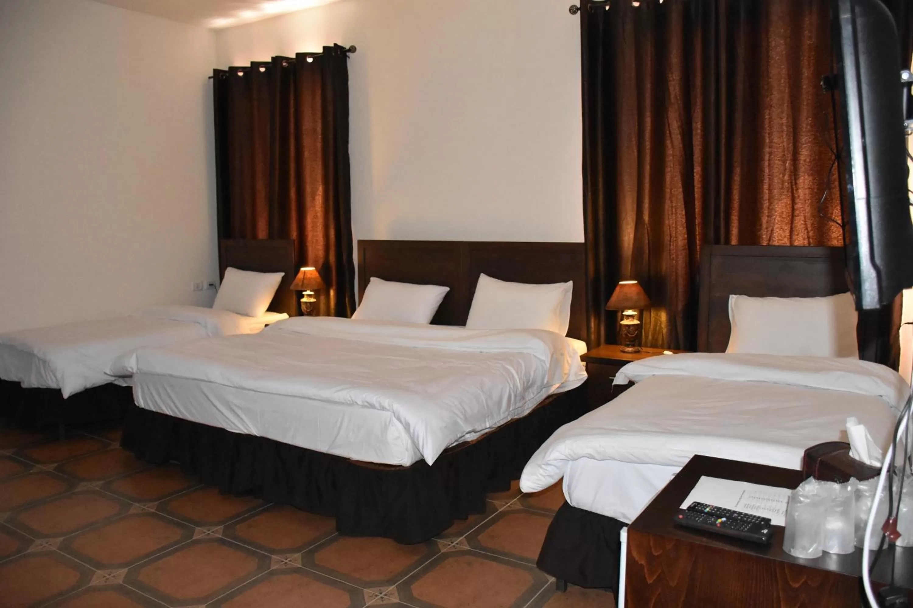 Photo of the whole room, Bed in Orient Hotel