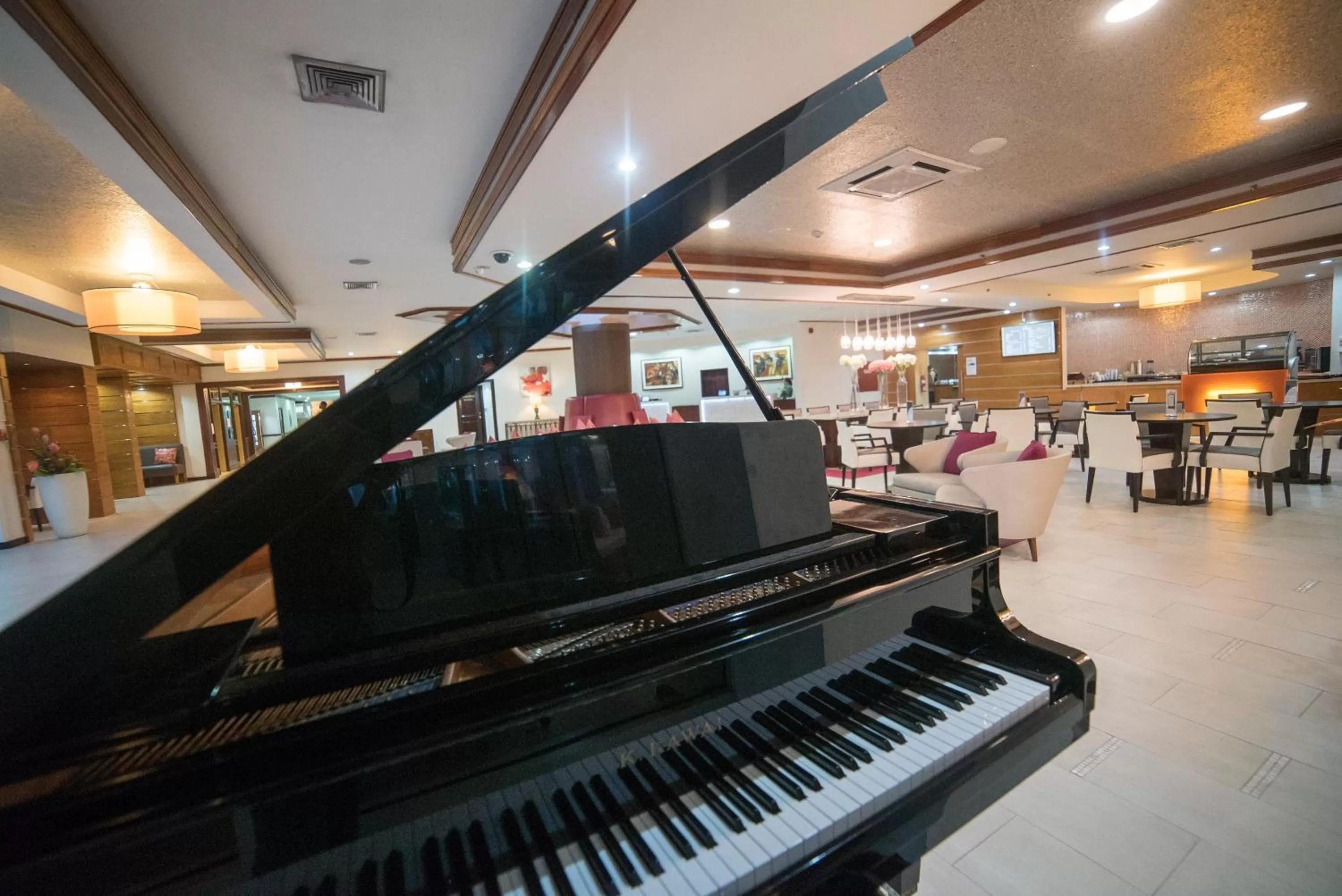 Lounge or bar in Radisson Hotel Trinidad