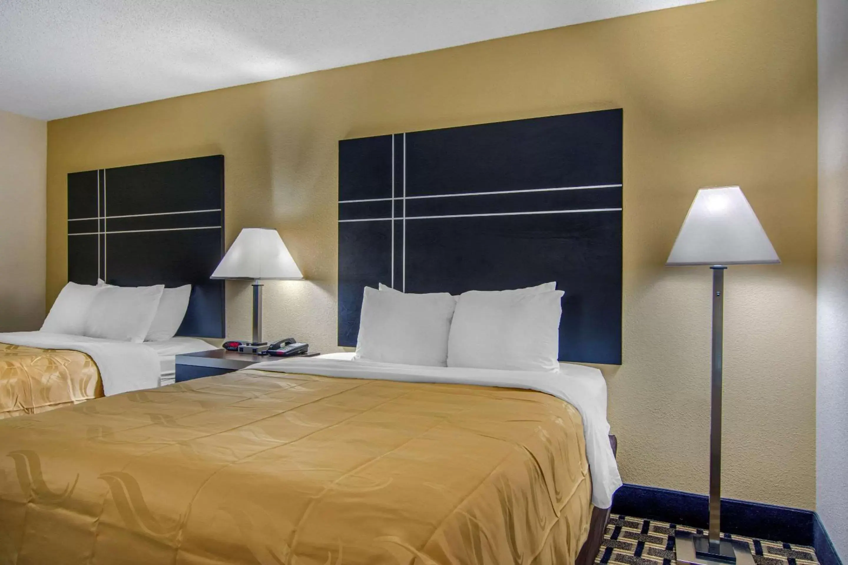 Photo of the whole room, Bed in Quality Inn & Suites Union City - Atlanta South