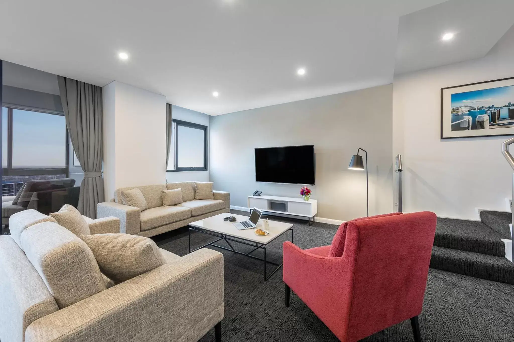 TV and multimedia, Seating Area in Meriton Suites Kent Street, Sydney