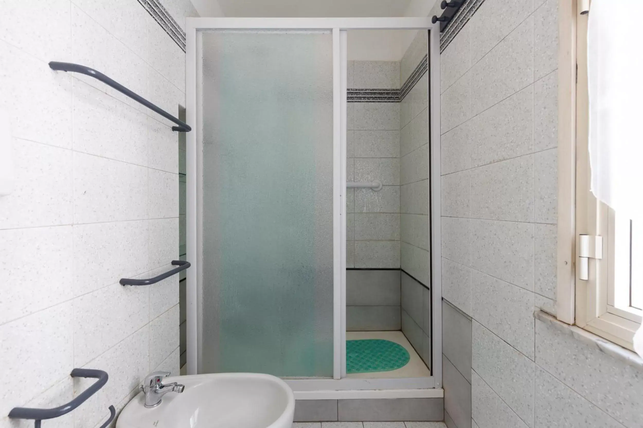 Bathroom in Navona Open Space Apartments