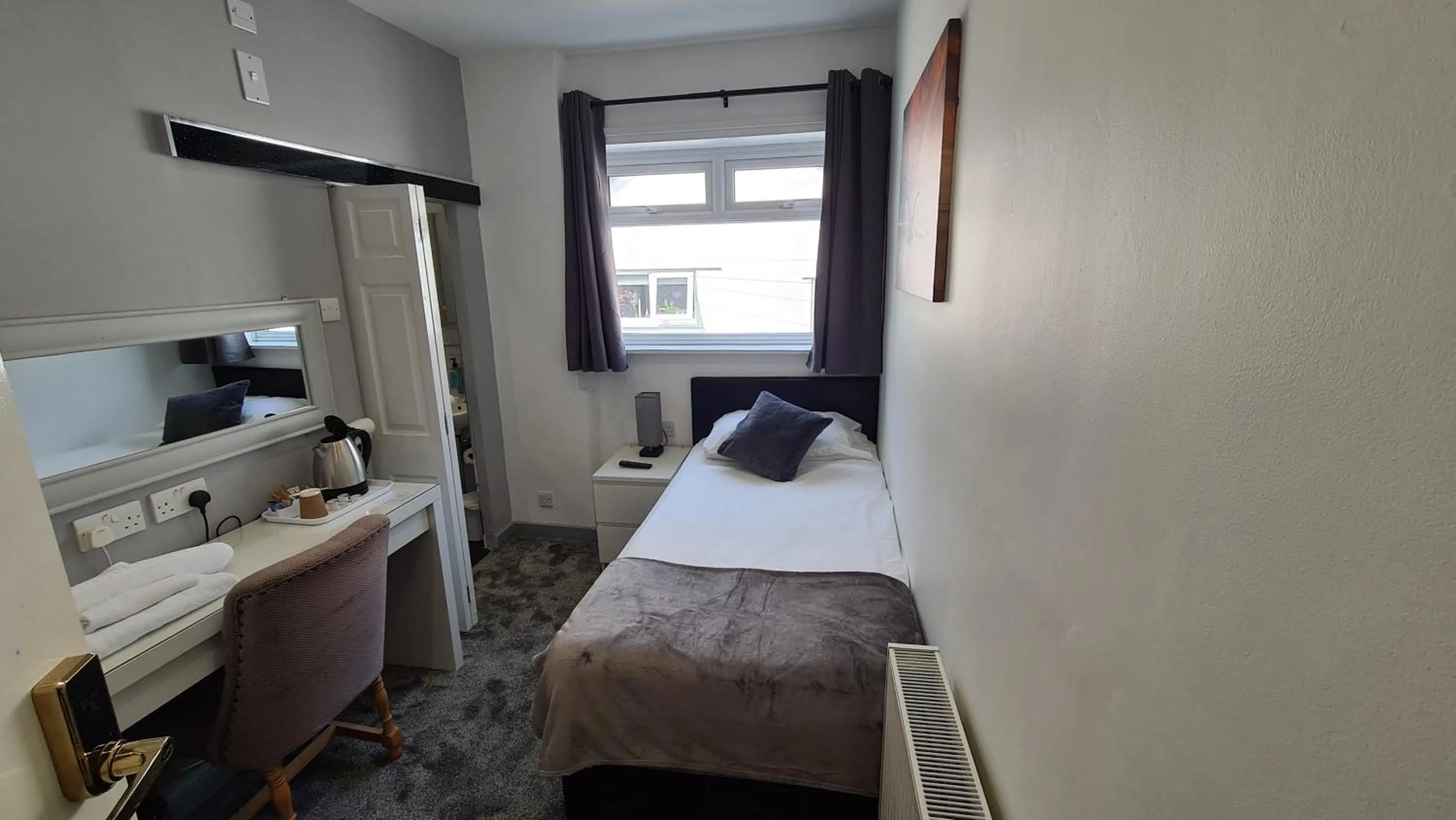 Bed in Y Gwynedd Inn