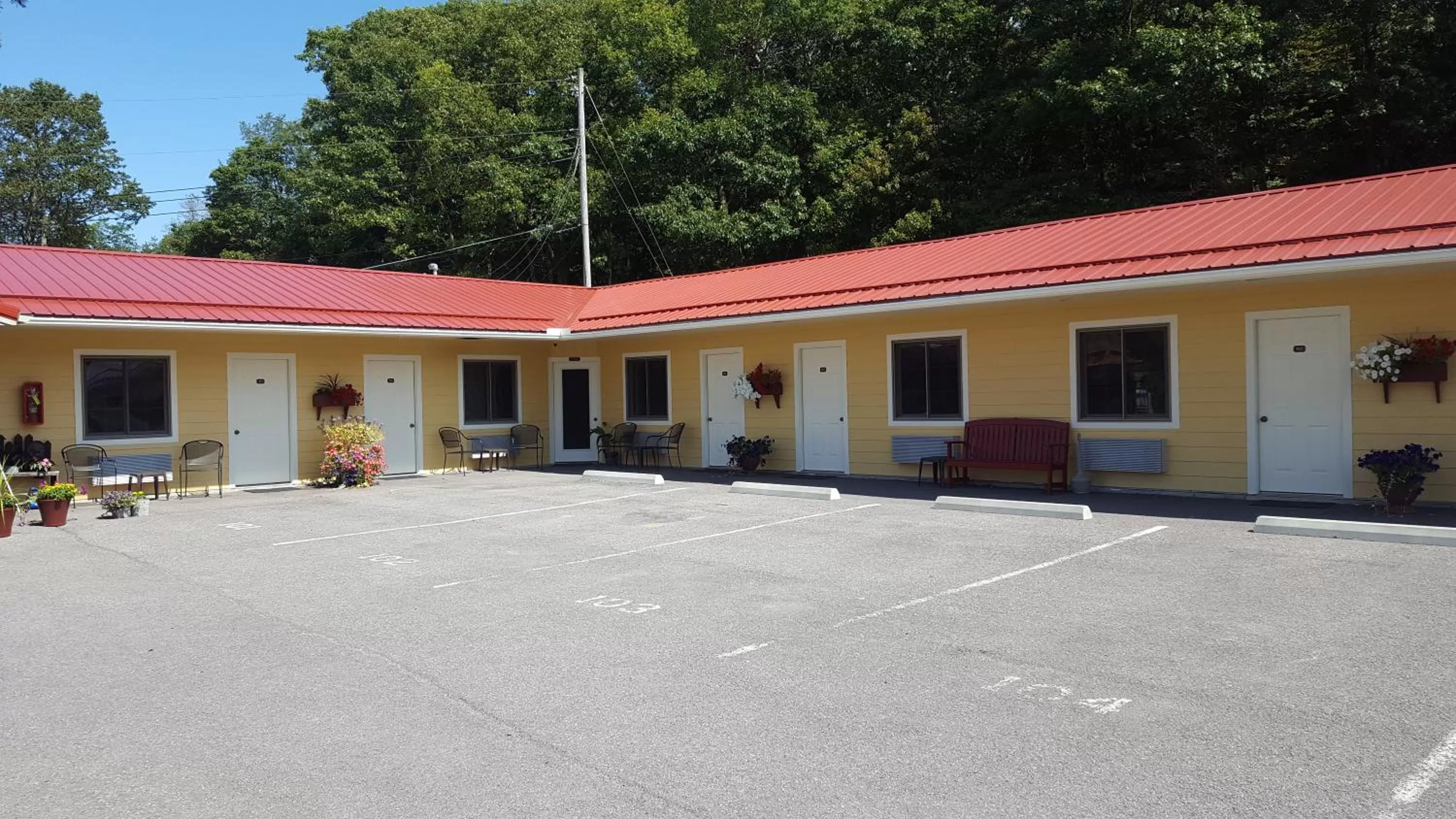 Property building in The Garrett Inn