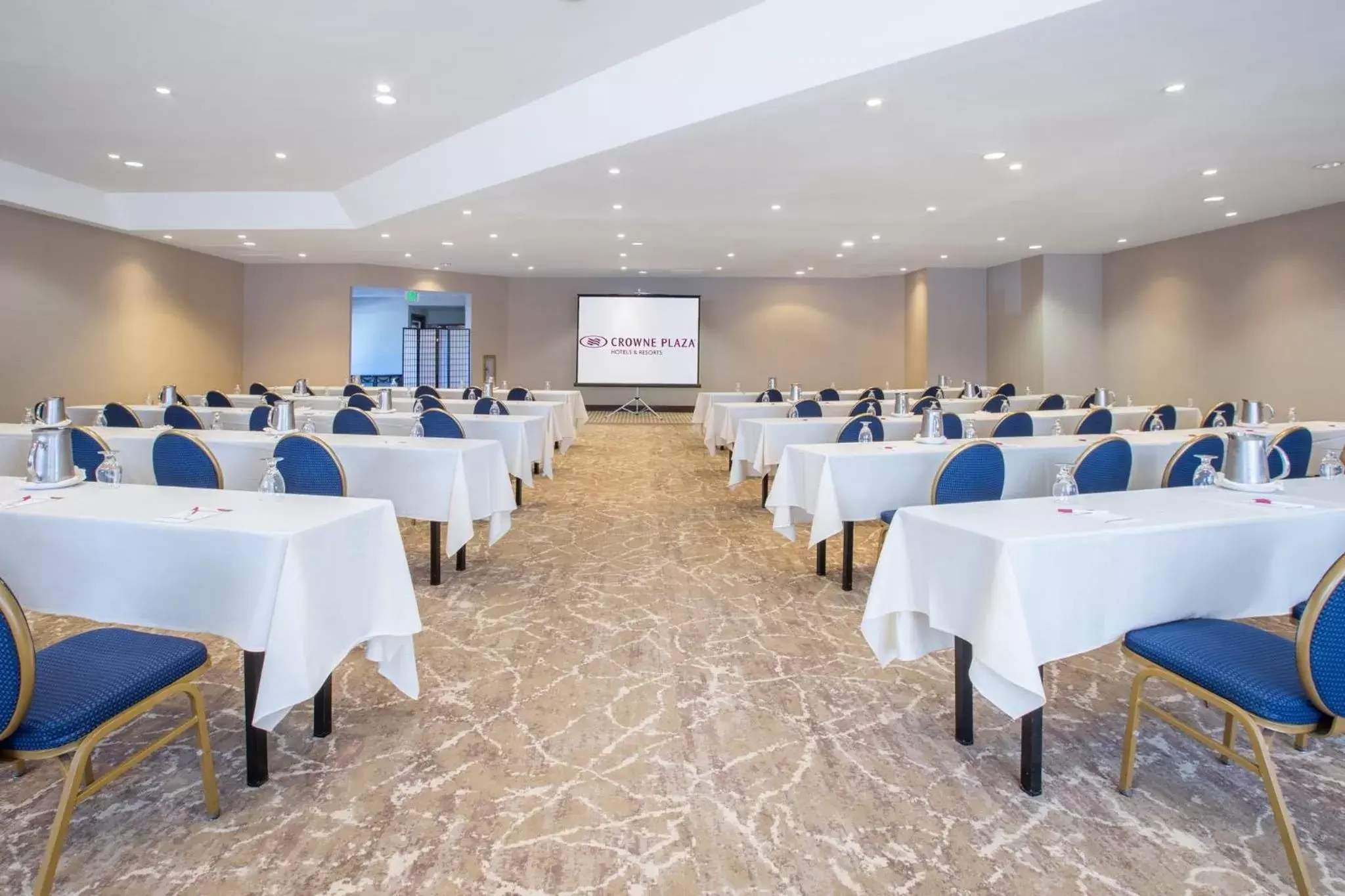 Meeting/conference room in Crowne Plaza Hotel Los Angeles Harbor, an IHG Hotel