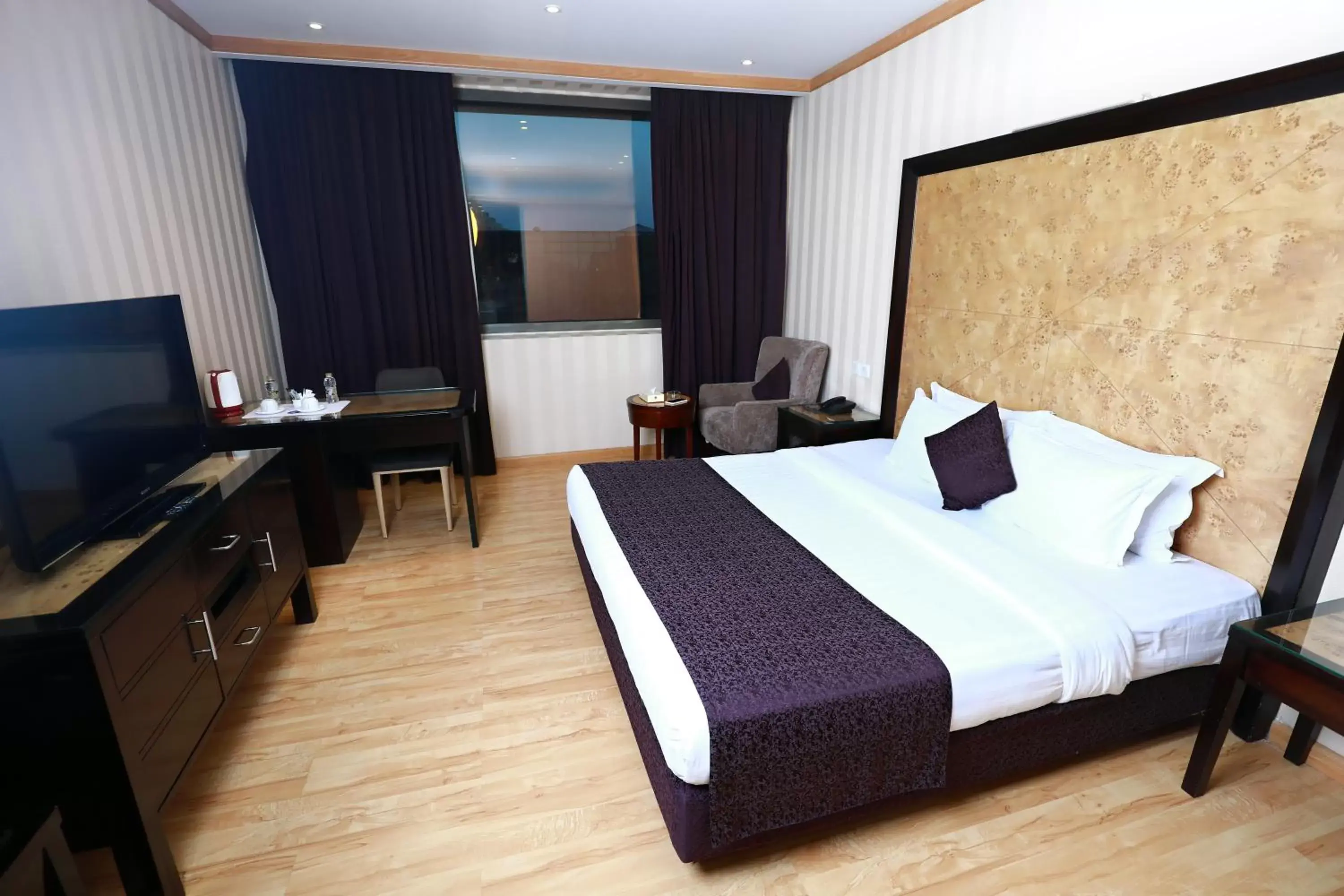 Bed in Al Hyatt Jeddah Continental Hotel