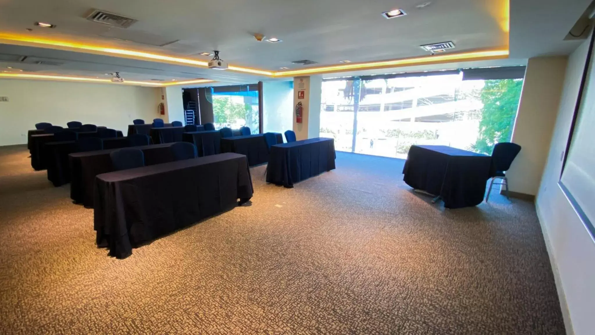 Meeting/conference room in Holiday Inn Express Culiacan, an IHG Hotel