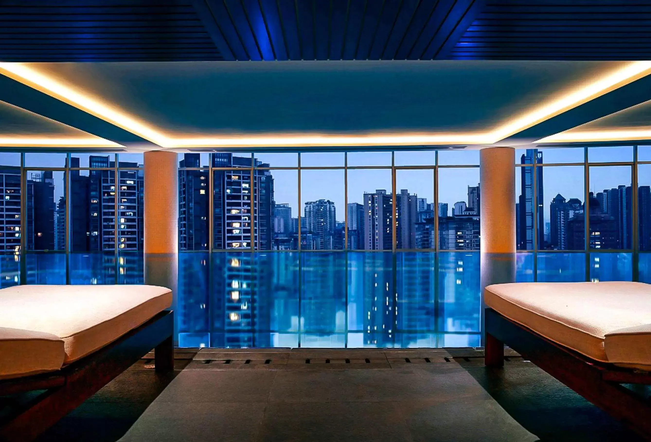 Swimming Pool in Hyatt Regency Chongqing Hotel