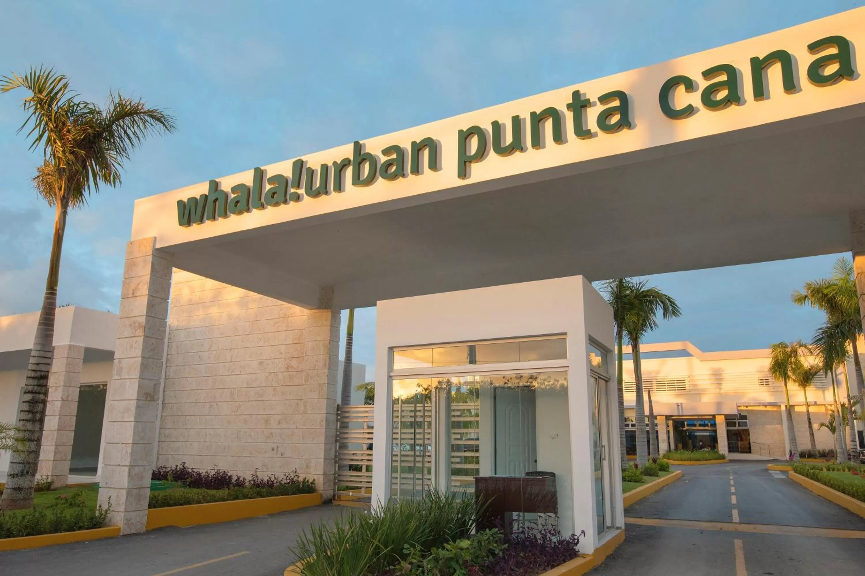 Facade/entrance in Hotel whala!urban punta cana