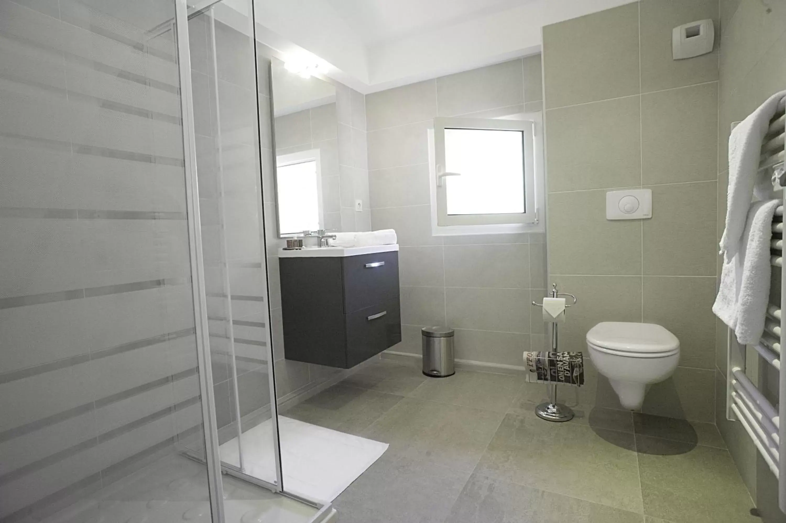 Bathroom in The Originals City, Hôtel Les Bastides du Gapeau