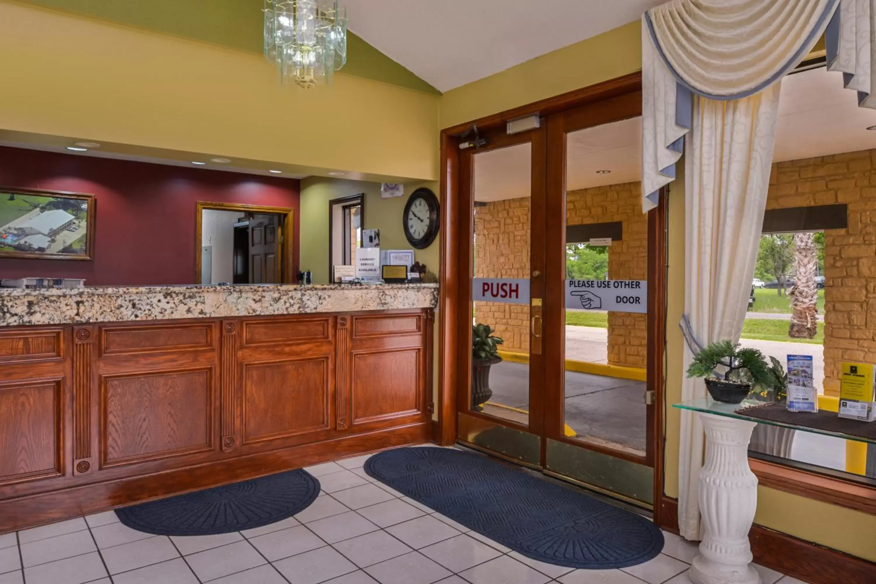 Lobby/Reception in Americas Best Value Inn West Columbia