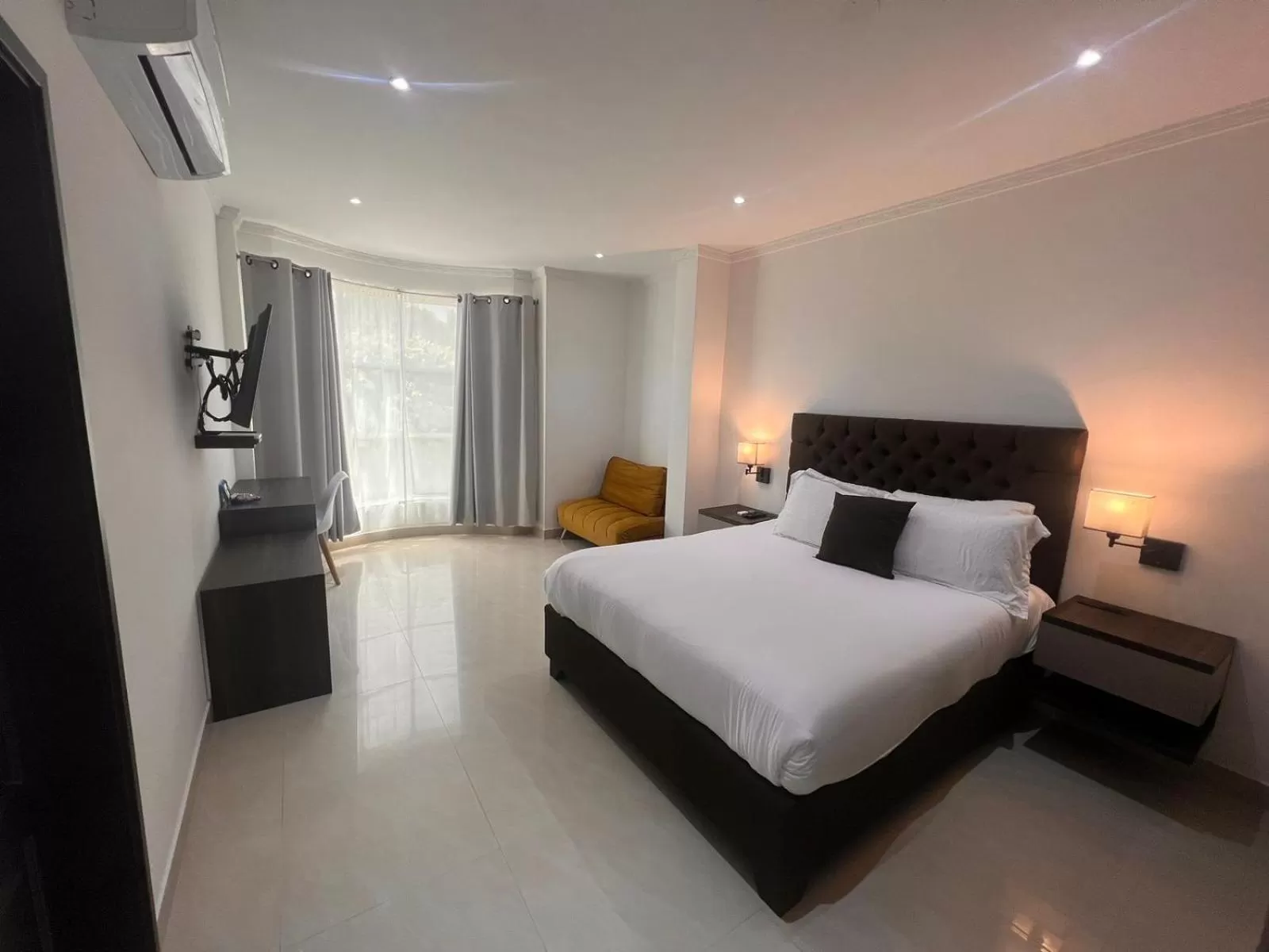 Bed in Hotel Zuriel Boutique