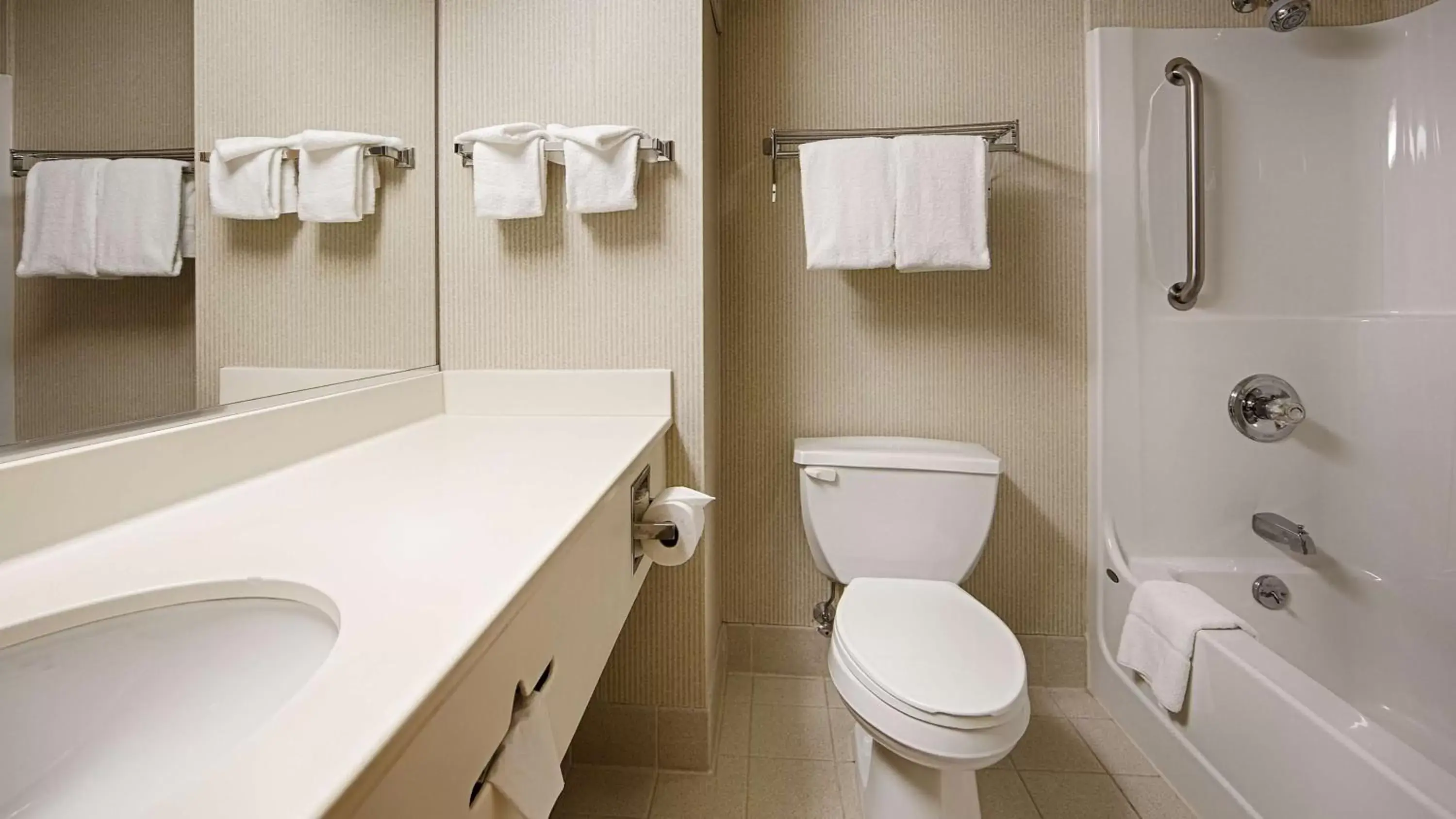 Bathroom in Best Western Inn at Blakeslee-Pocono