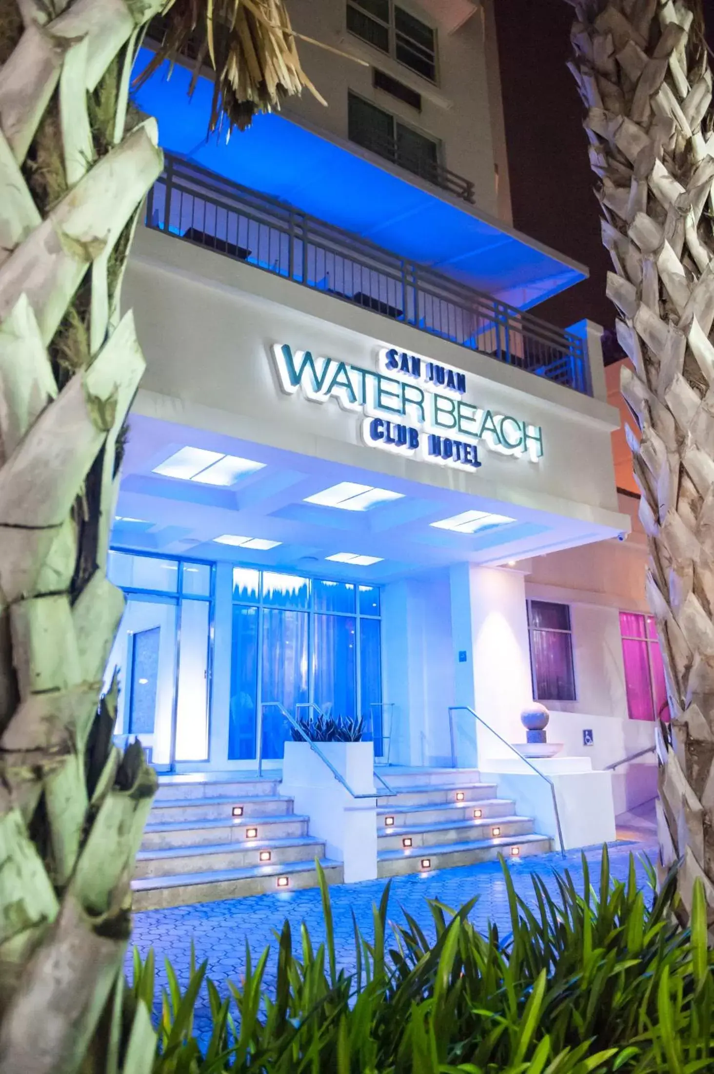 Facade/entrance, Property Building in San Juan Water & Beach Club Hotel