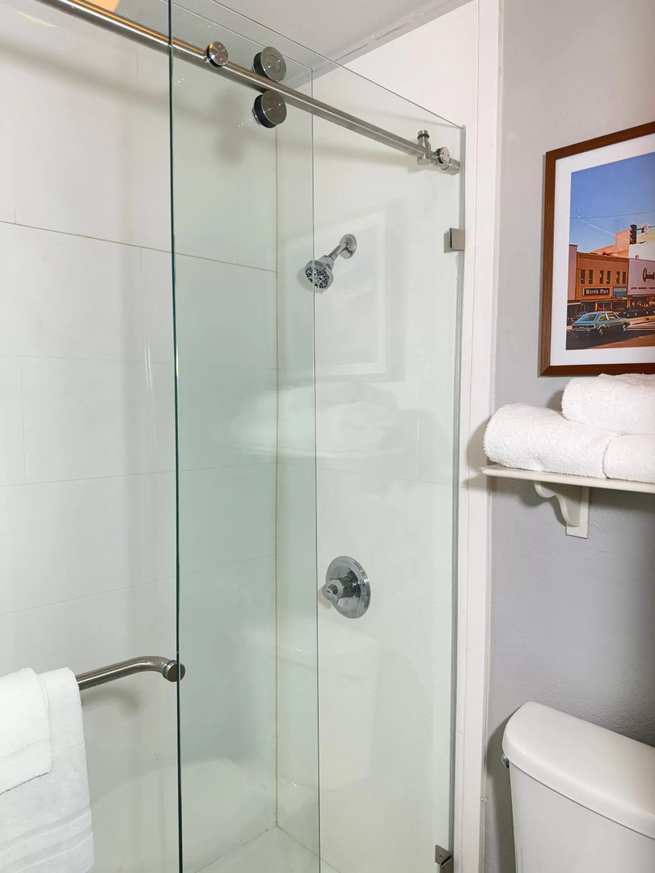 Shower, Bathroom in La Quinta Inn by Wyndham Stockton