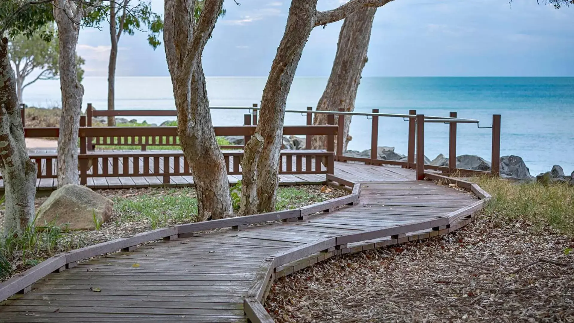 Beach in Oaks Hervey Bay Resort and Spa