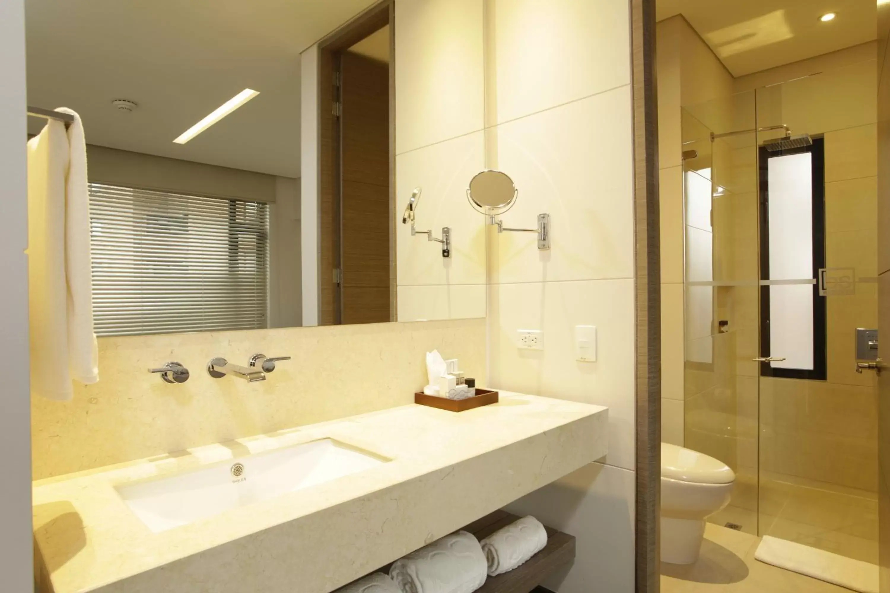 Bathroom in bs Rosales Hotel