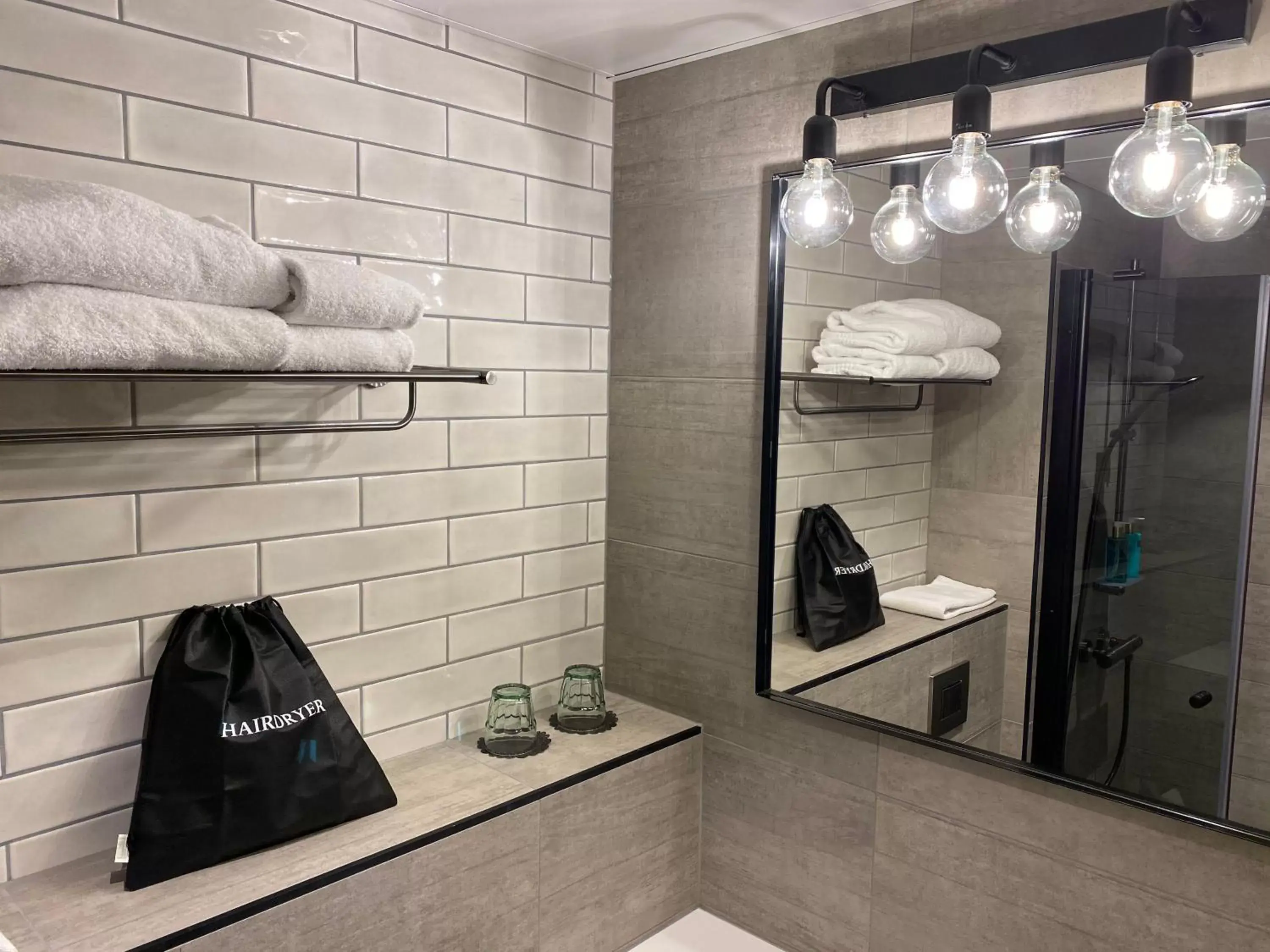 Bathroom in Skyline Airport Hotel
