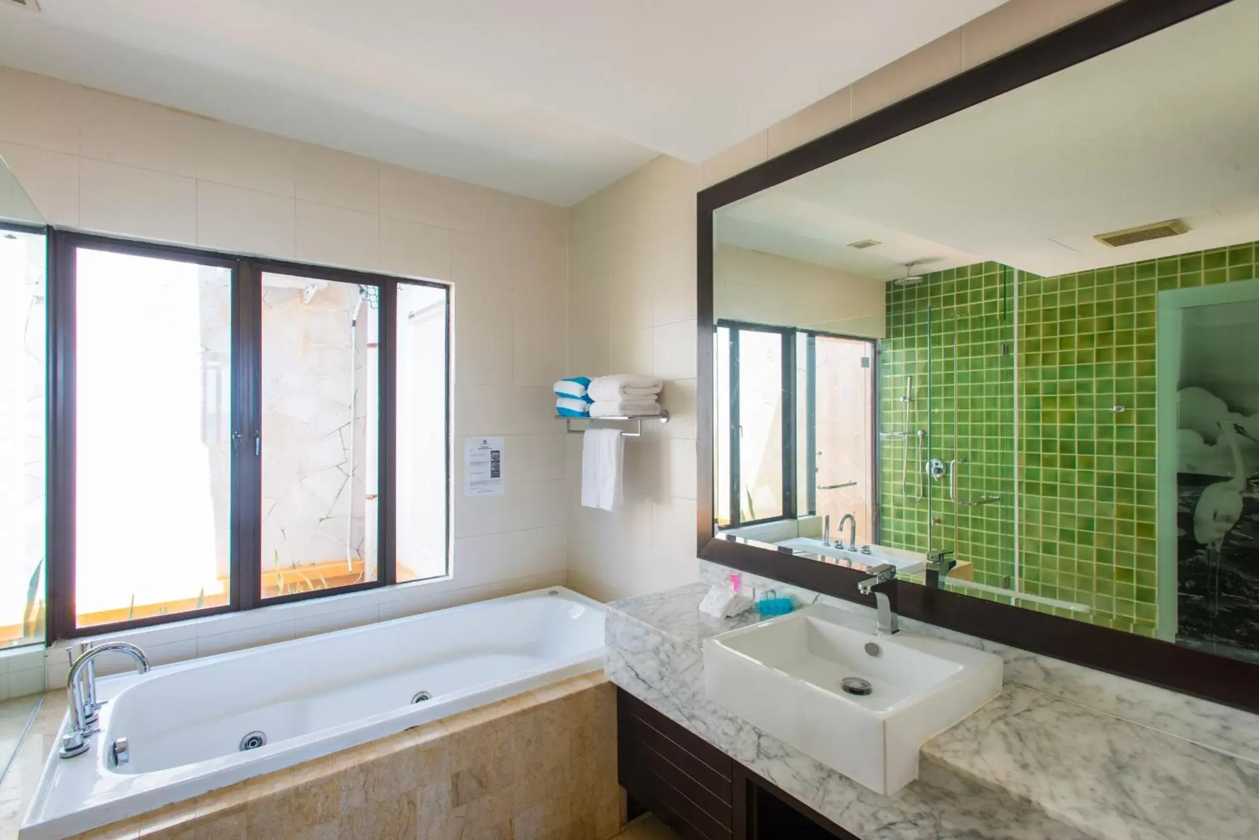 Hot Tub, Bathroom in Sabah Beach Villas & Suites