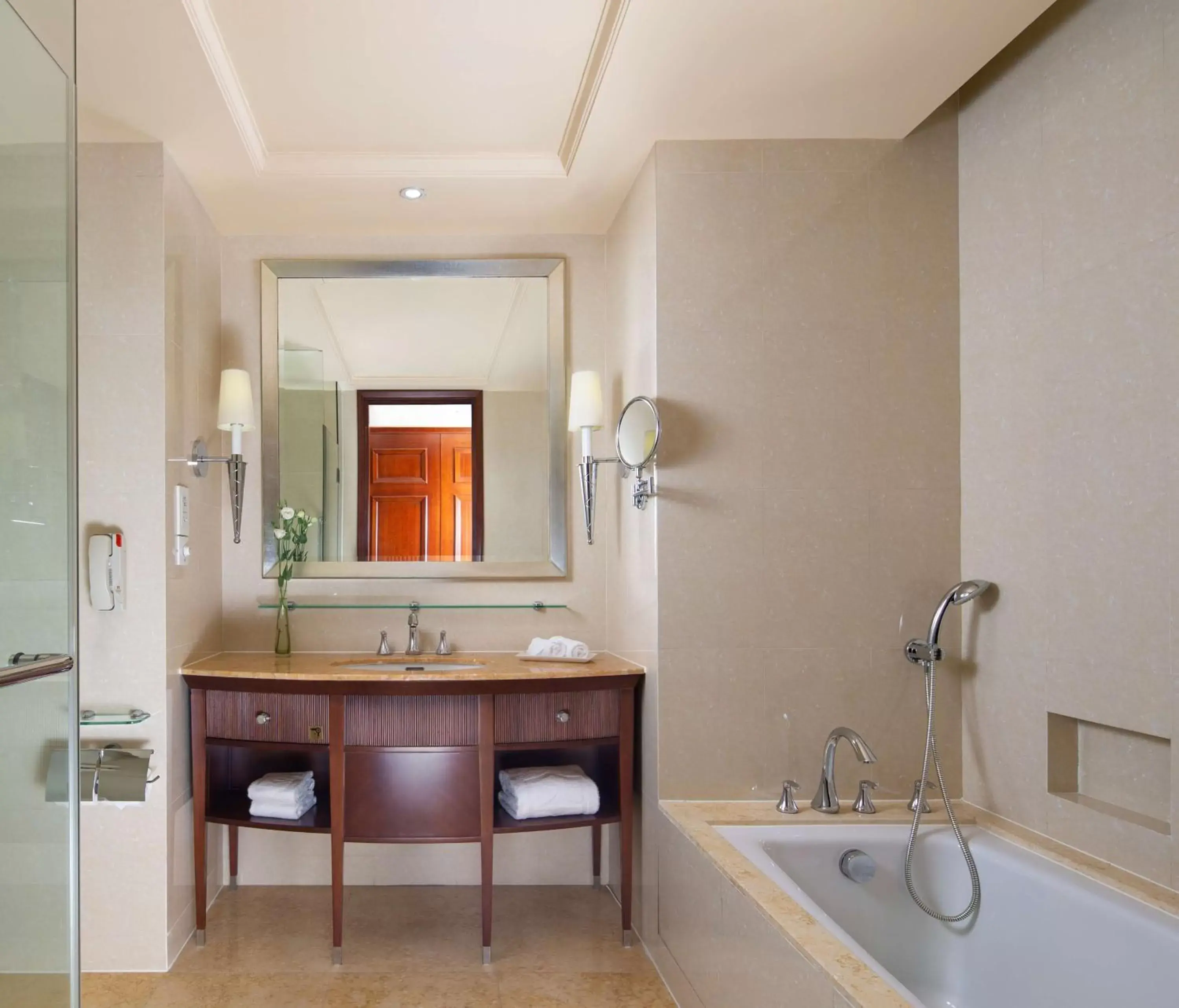 Bathroom in Shangri-La Wenzhou