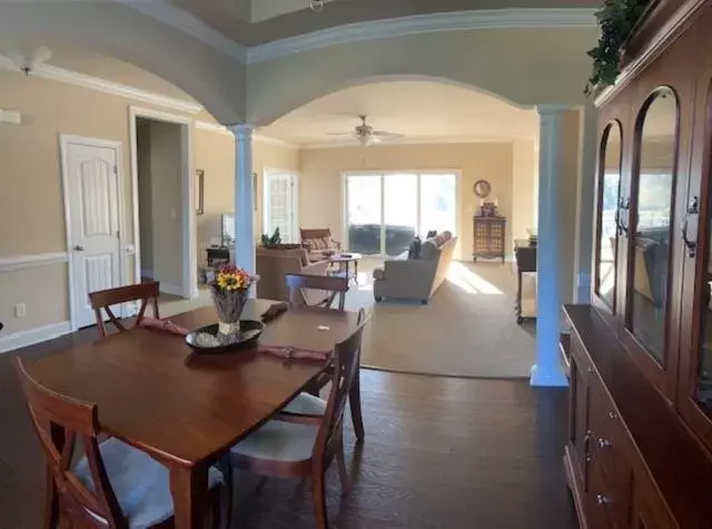 Dining Area in Cottages and Suites at River Landing