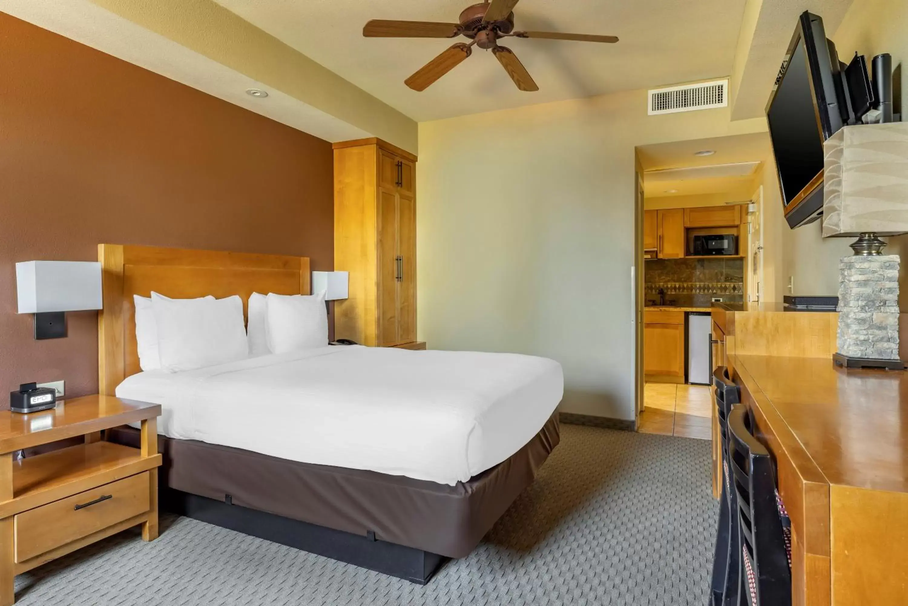 Bedroom, Bed in Hilton Vacation Club Lake Tahoe Resort