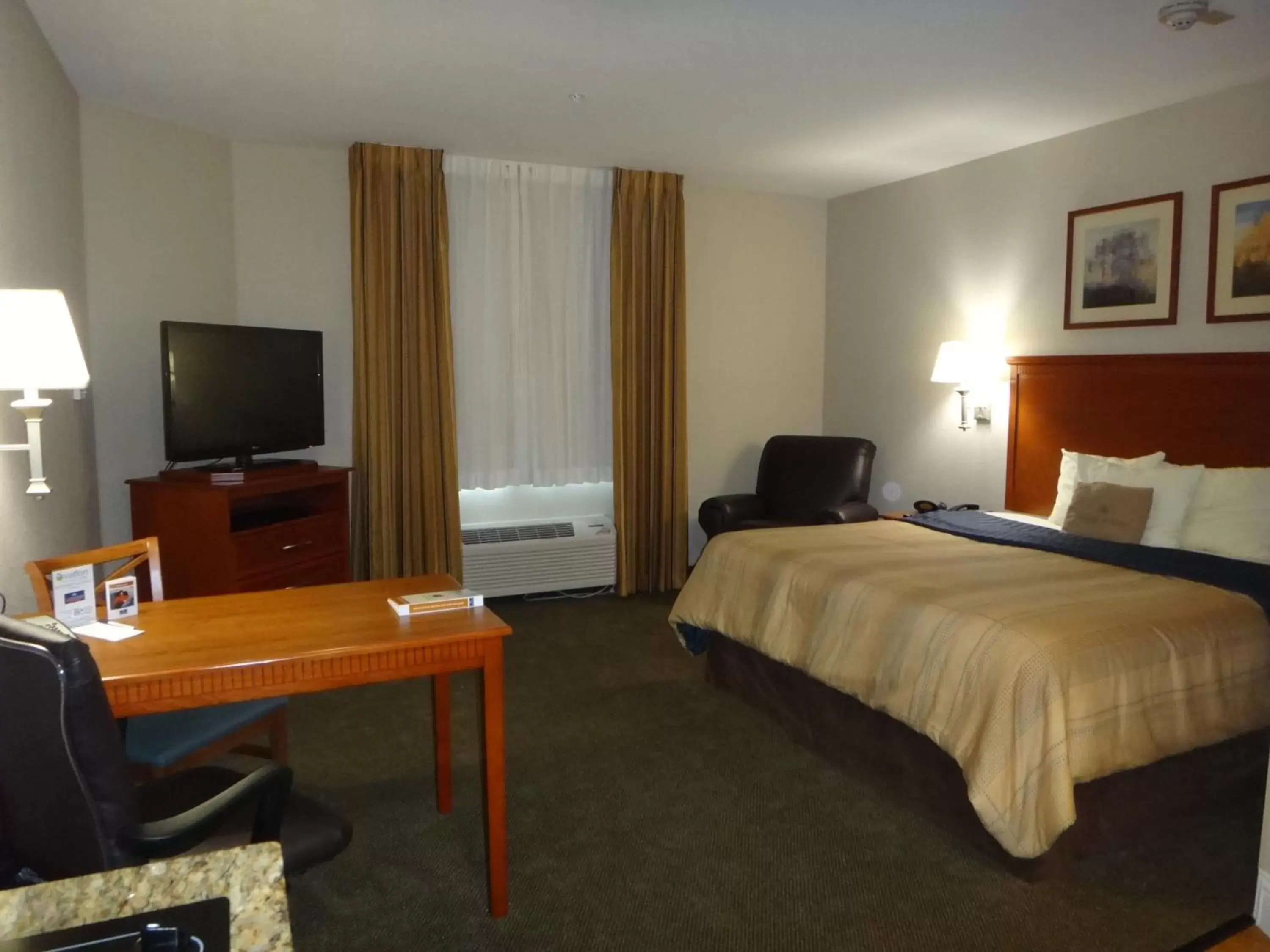 Photo of the whole room, Bed in Candlewood Suites Decatur Medical Center, an IHG Hotel