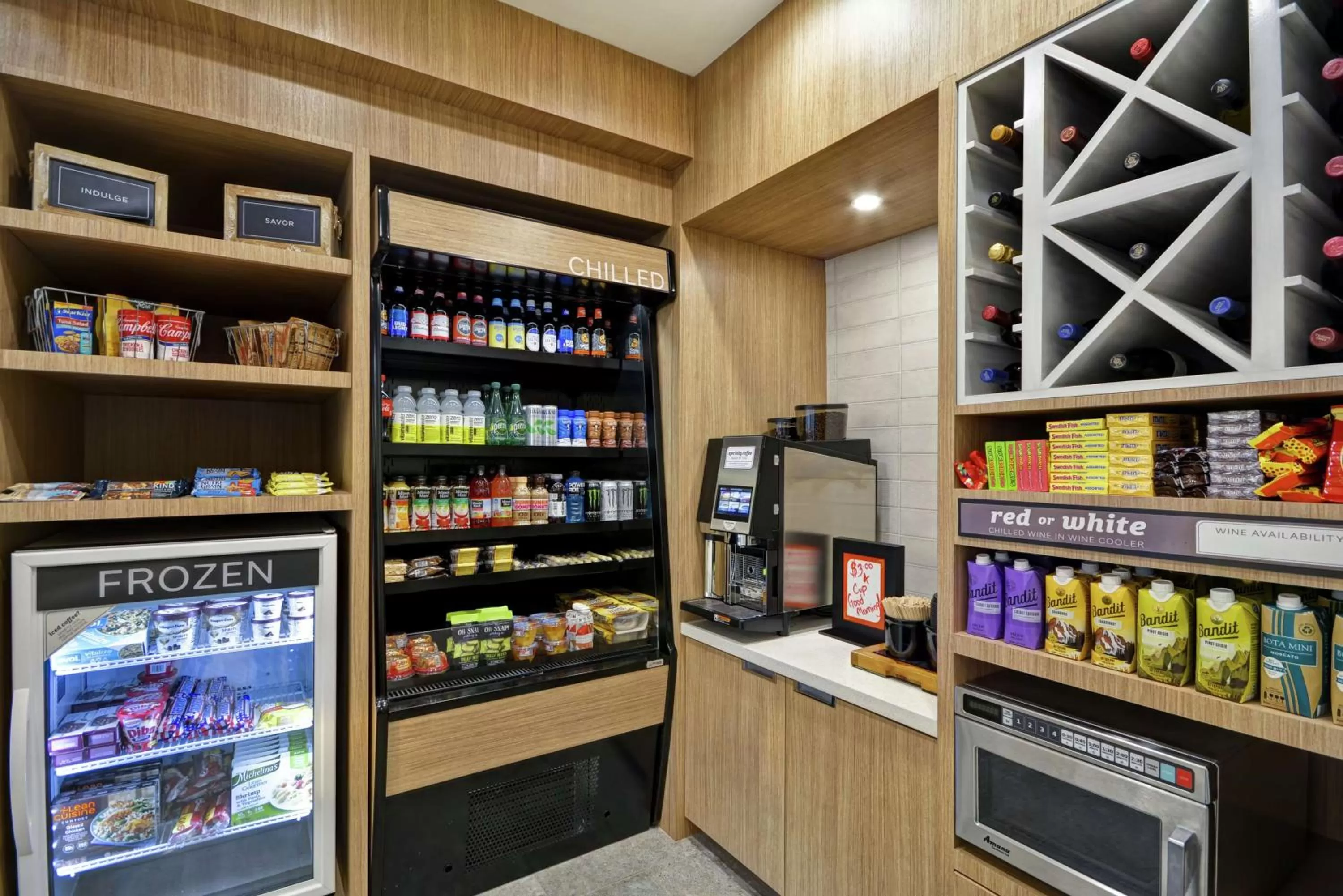 Restaurant/places to eat in Hilton Garden Inn Panama City