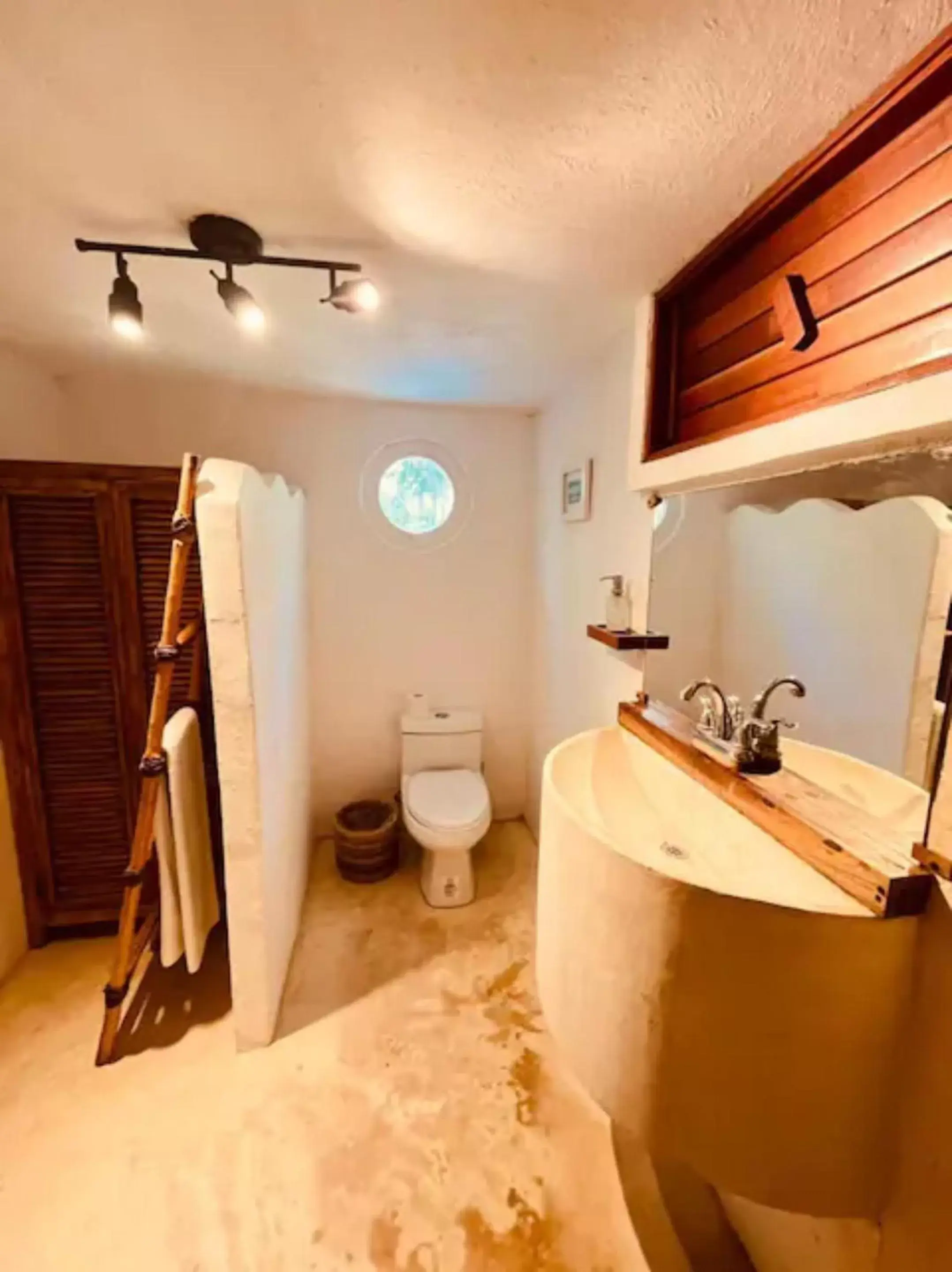 Bathroom in Dos Ceibas Tulum Feel Good Hotel