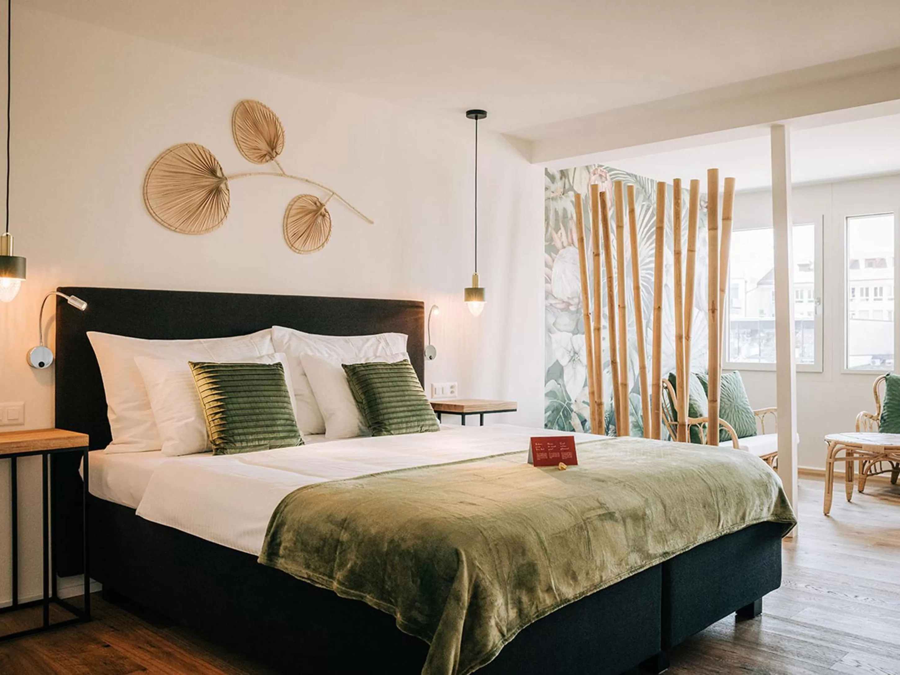 Photo of the whole room, Bed in Hotel Krone Thun