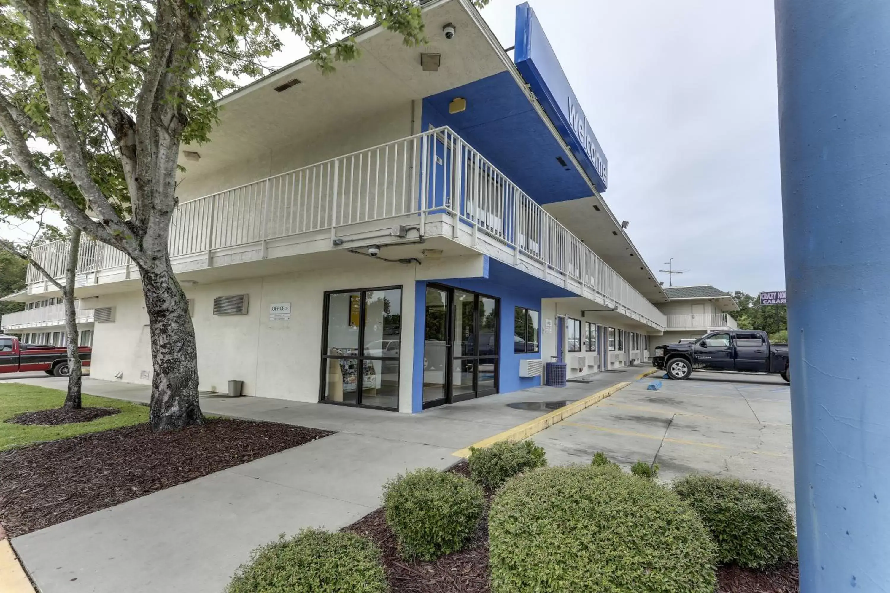 Facade/entrance, Property Building in Motel 6-Port Allen, LA - Baton Rouge