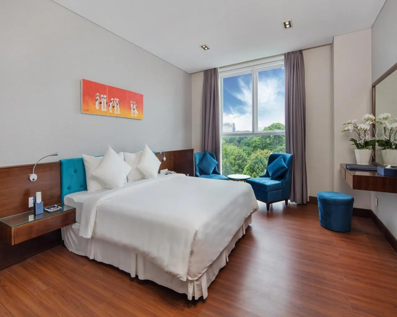 Bed in Central Palace Hotel