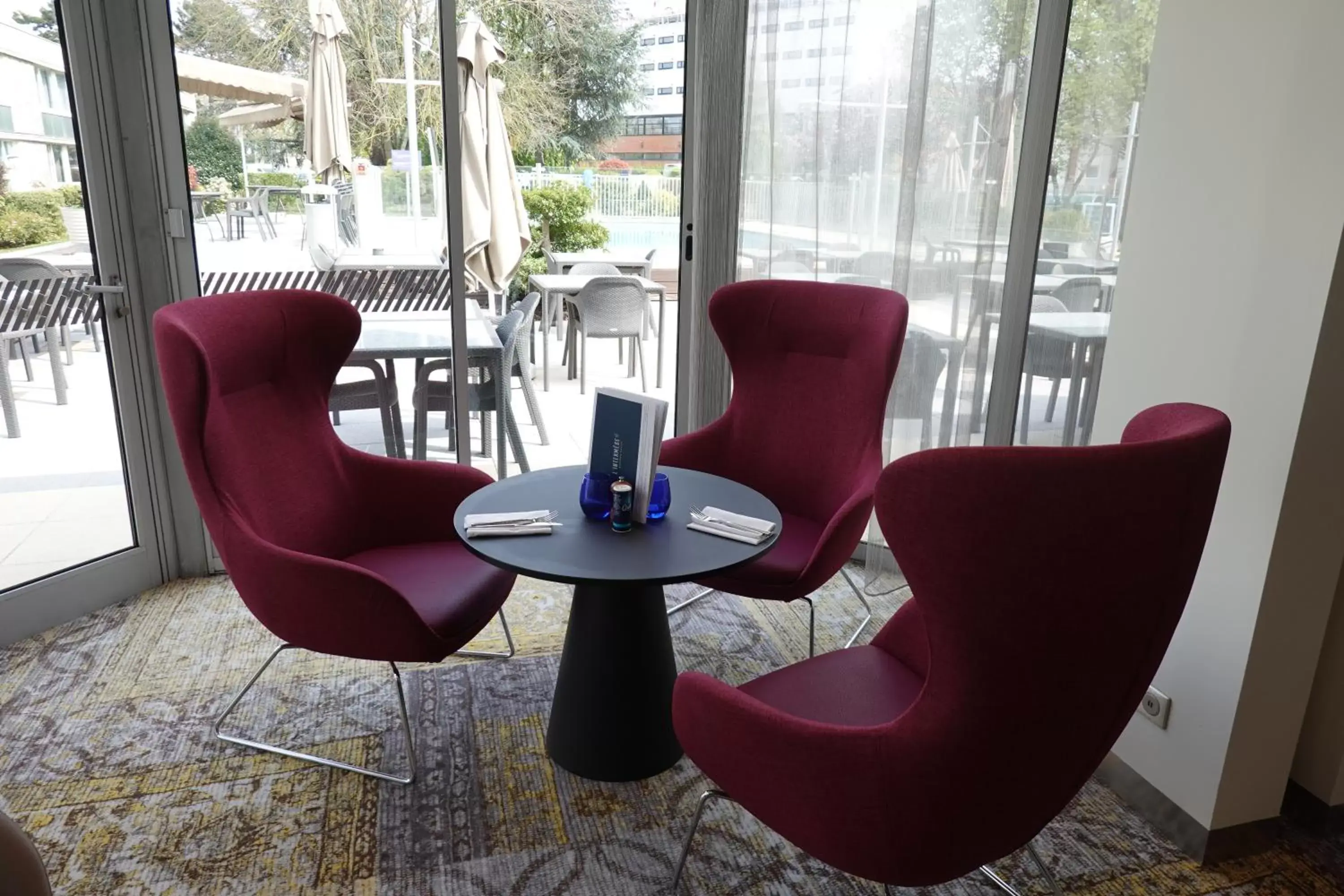 Lounge or bar, Seating Area in Novotel Evry Courcouronnes