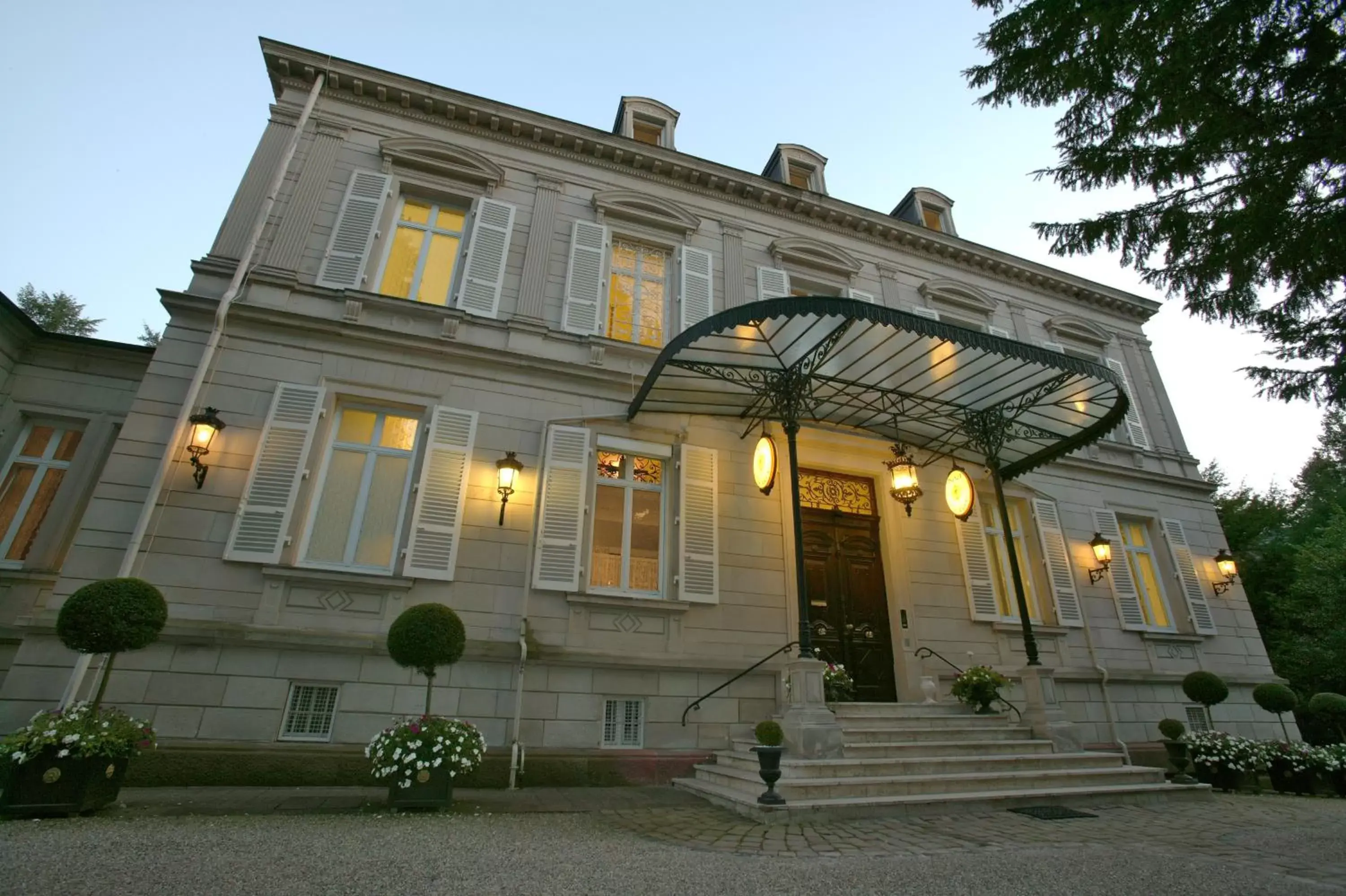 Facade/entrance, Property Building in Hotel Belle Epoque