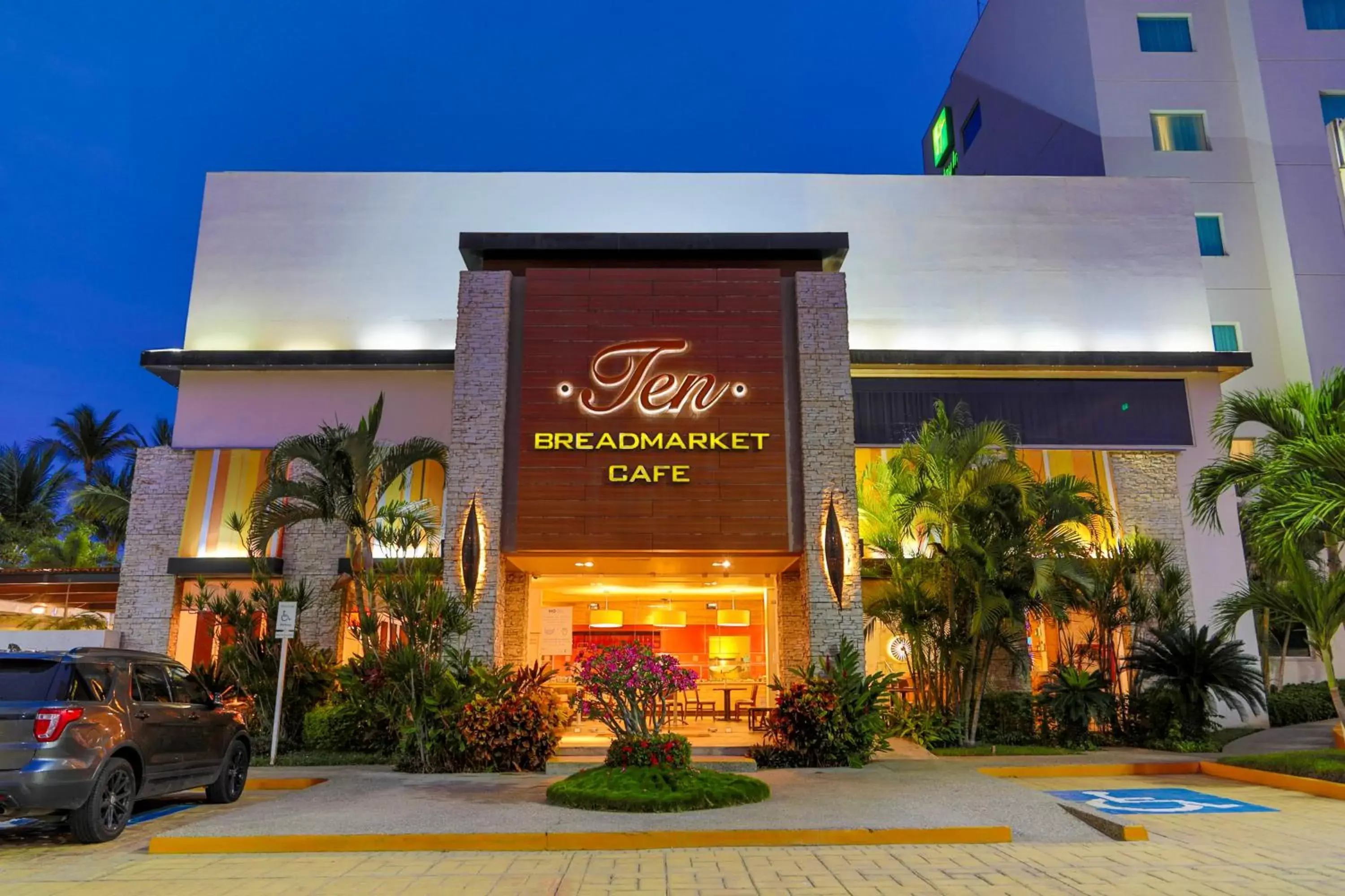 Restaurant/places to eat in Holiday Inn Acapulco La Isla, an IHG Hotel