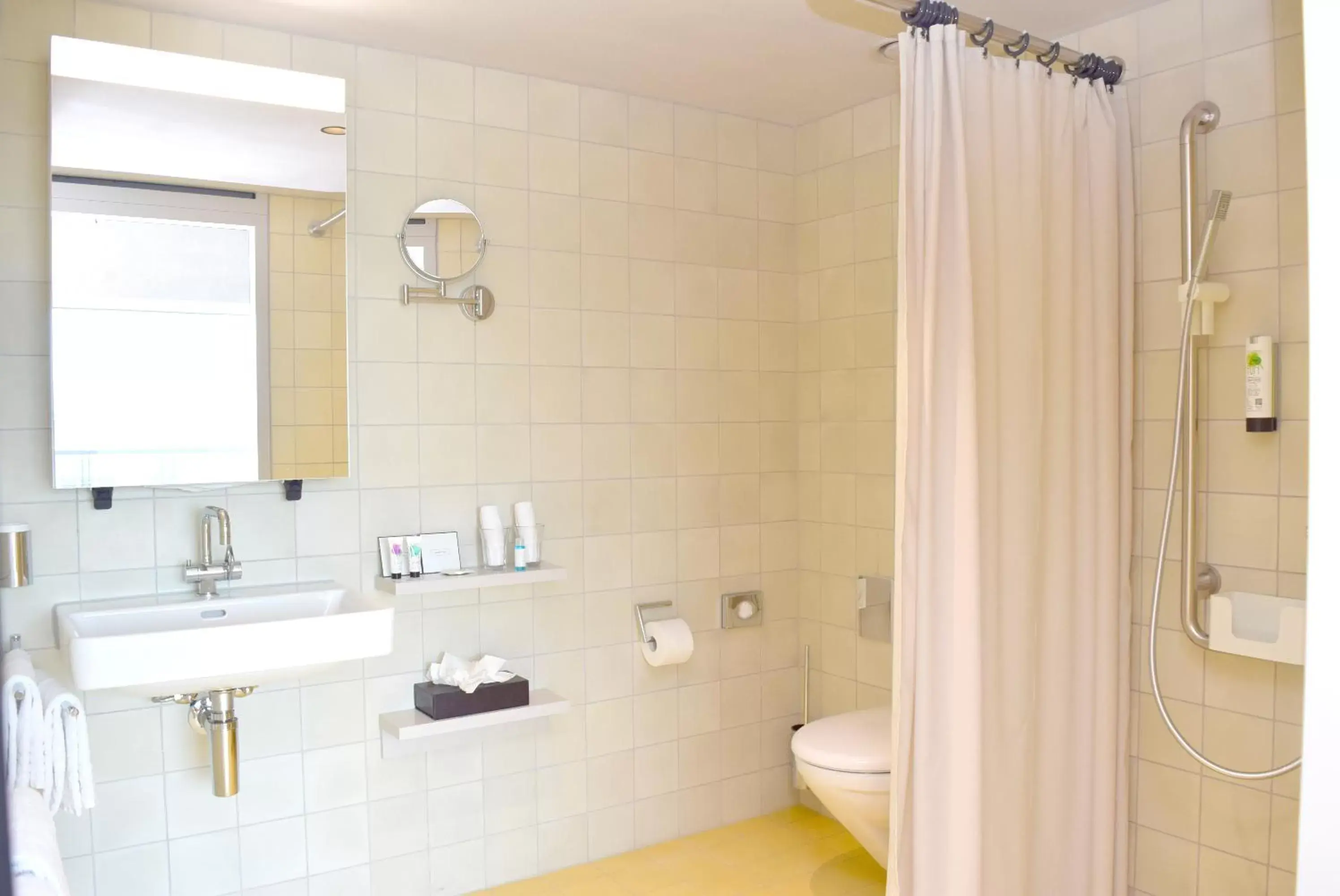 Shower, Bathroom in Placid Hotel Design & Lifestyle Zurich