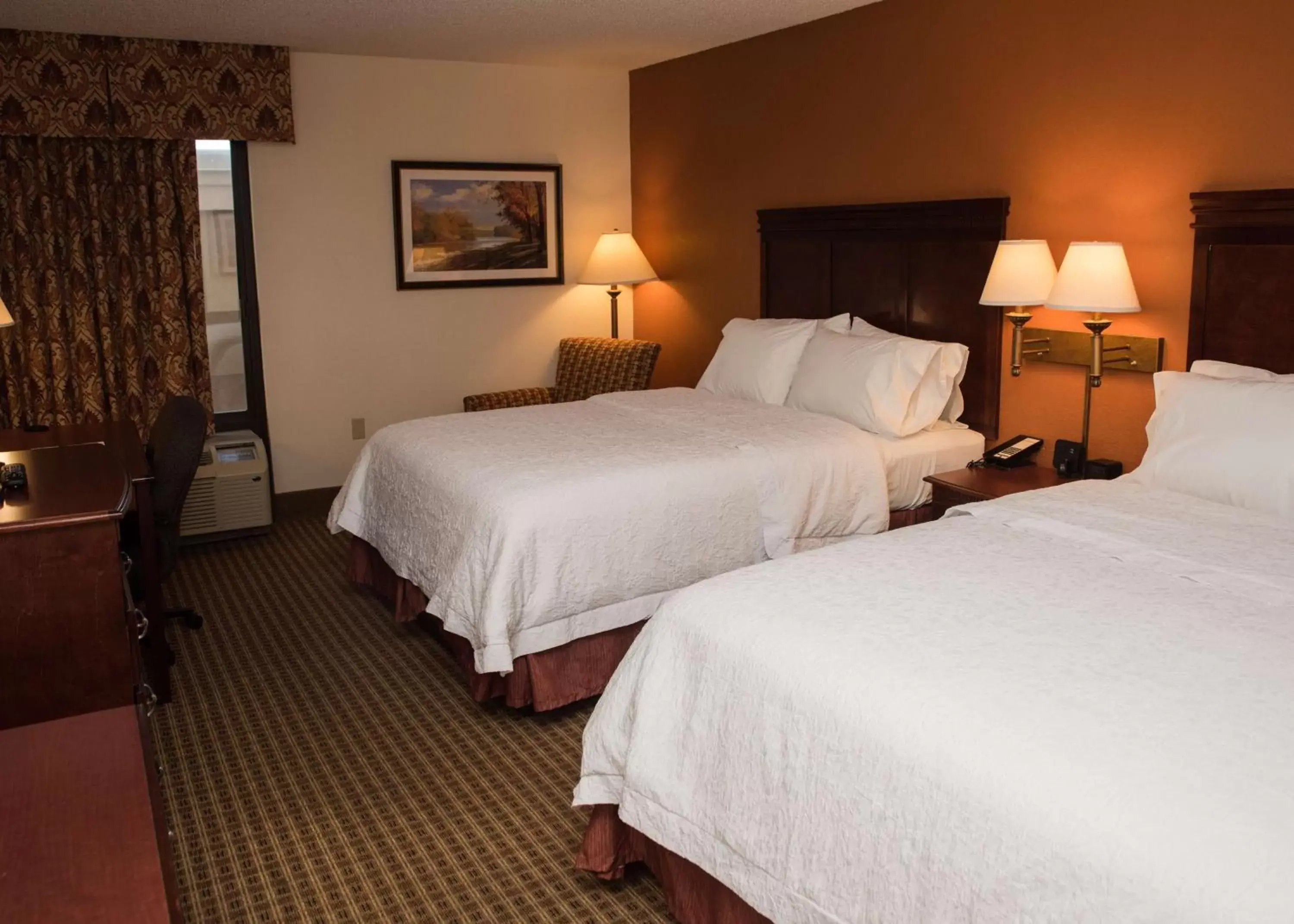Bedroom, Bed in Hampton Inn - North Platte