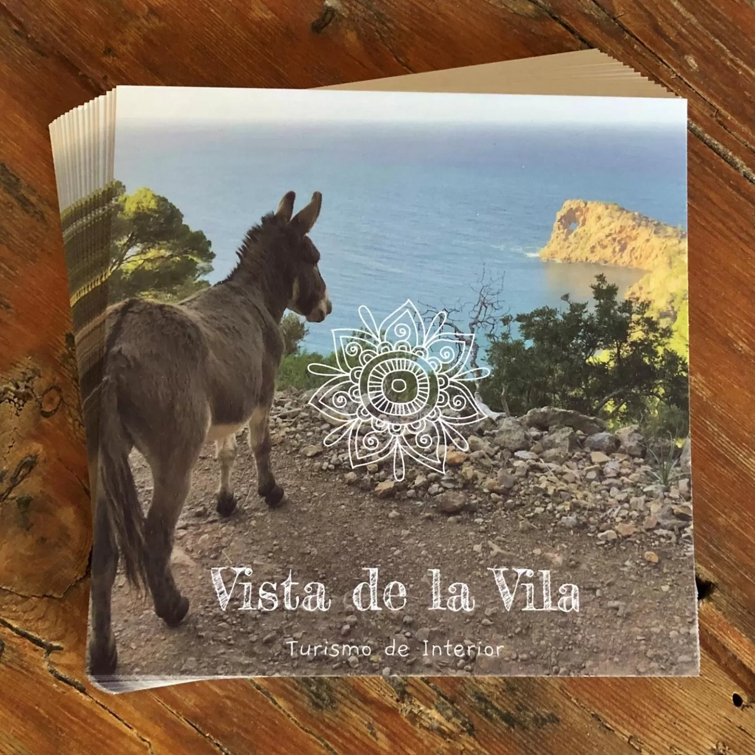 Logo/Certificate/Sign in Vista de la Vila - Turismo de interior.