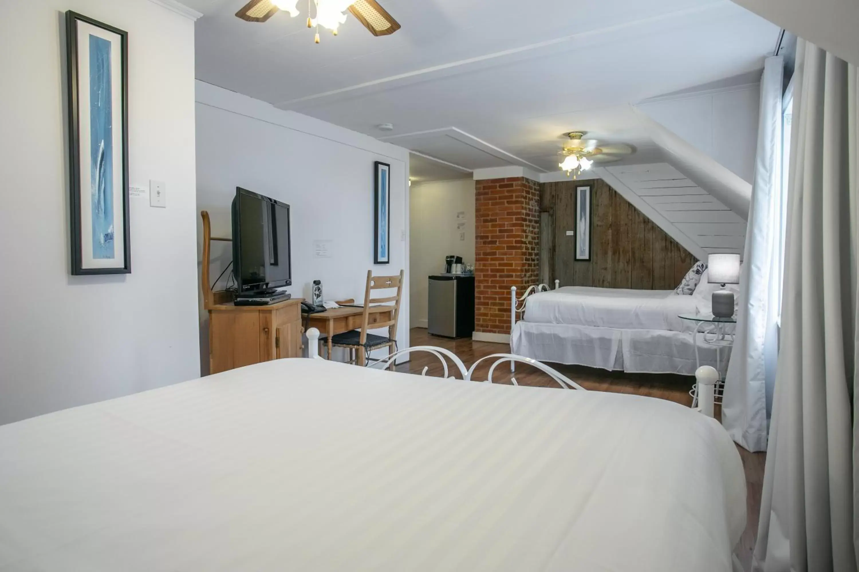 Bedroom, Bed in Auberge Seigneurie des Monts