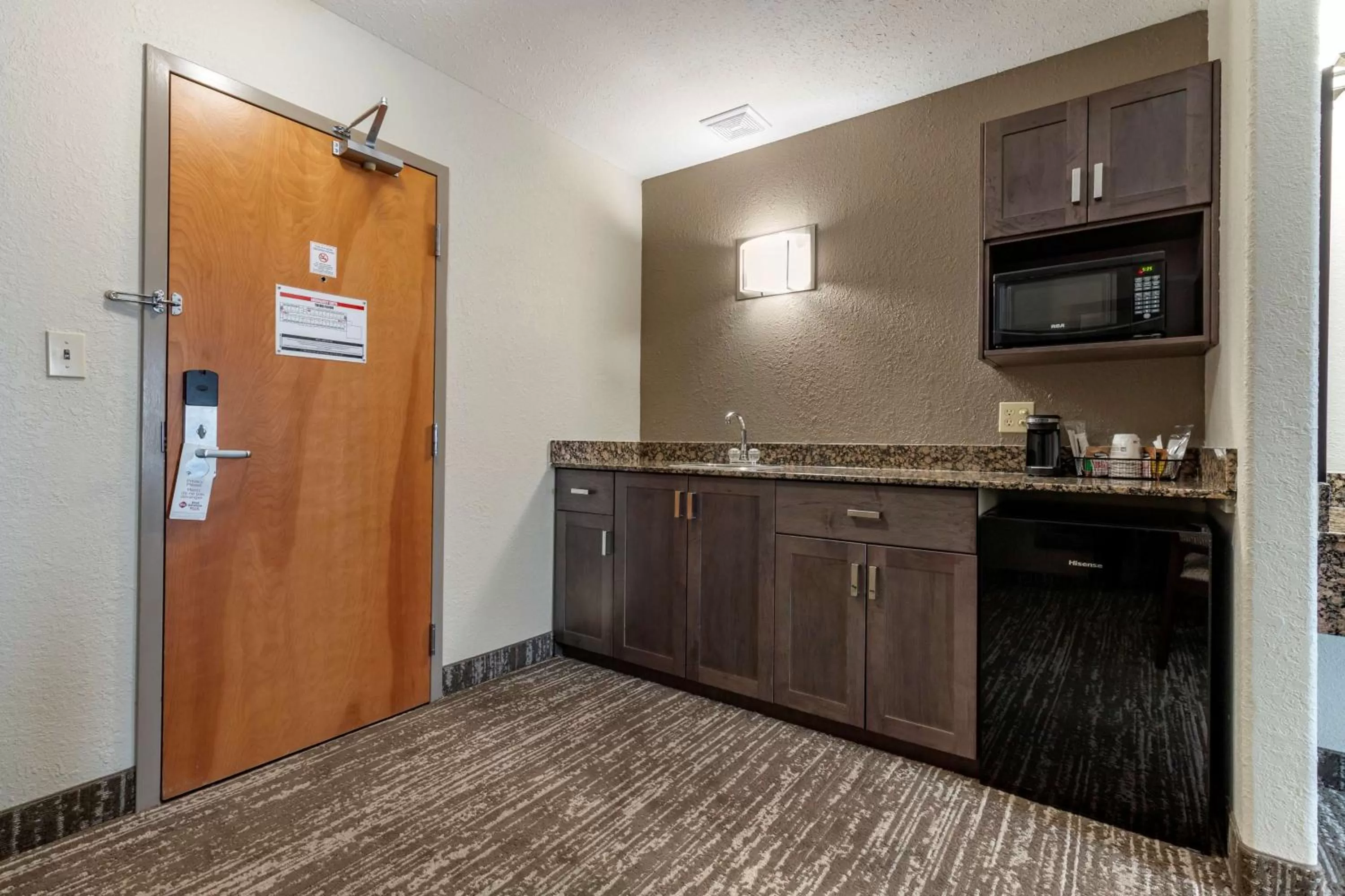 Bedroom in Best Western Plus Pembina Inn & Suites