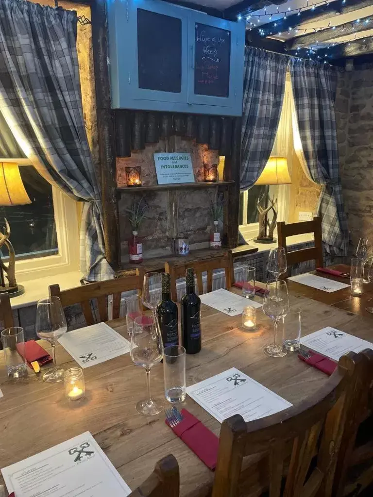 Restaurant/places to eat in Crosskeys Inn Guest Rooms in Wye Valley