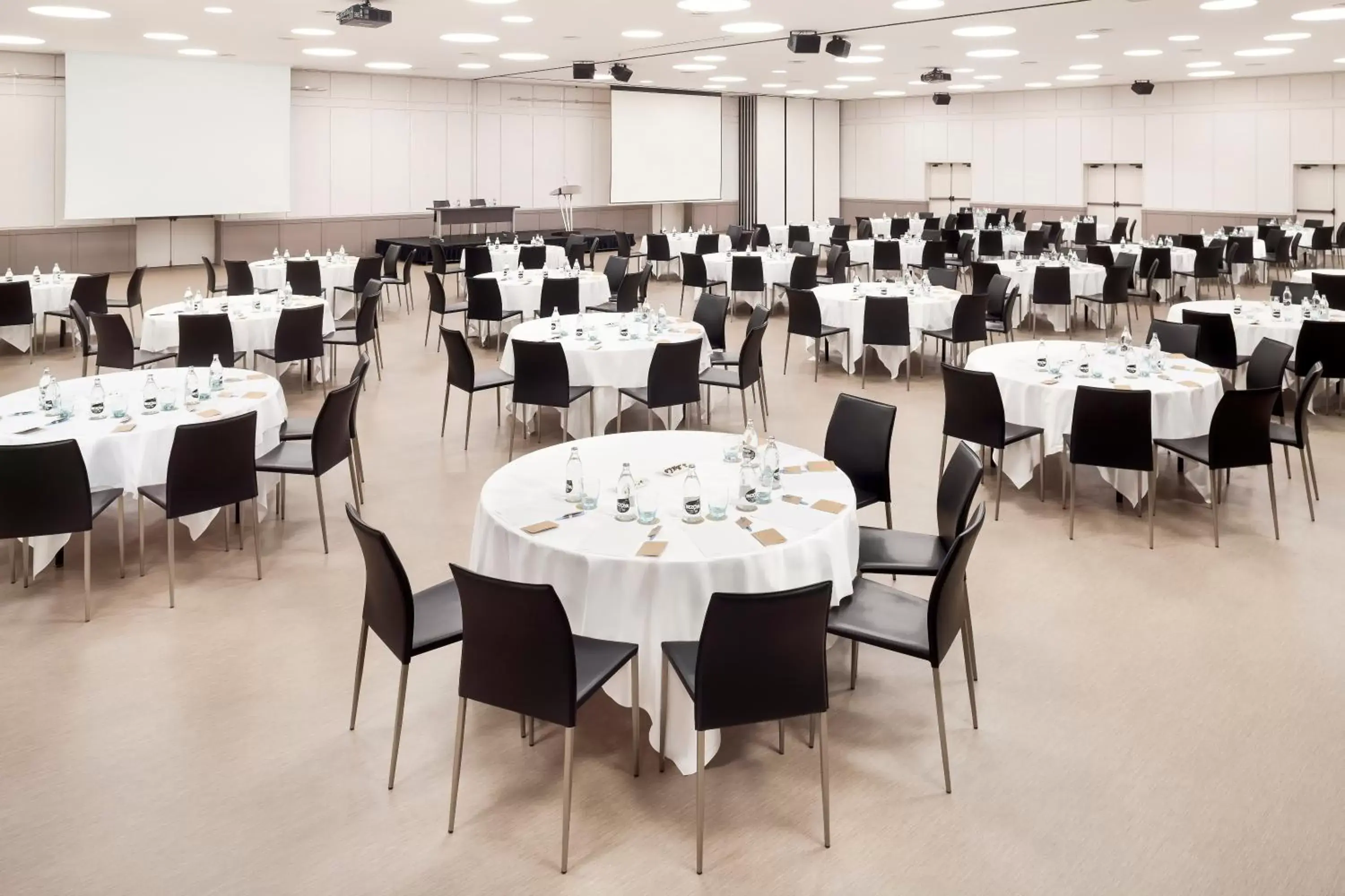 Meeting/conference room, Restaurant/Places to Eat in Melia Sitges