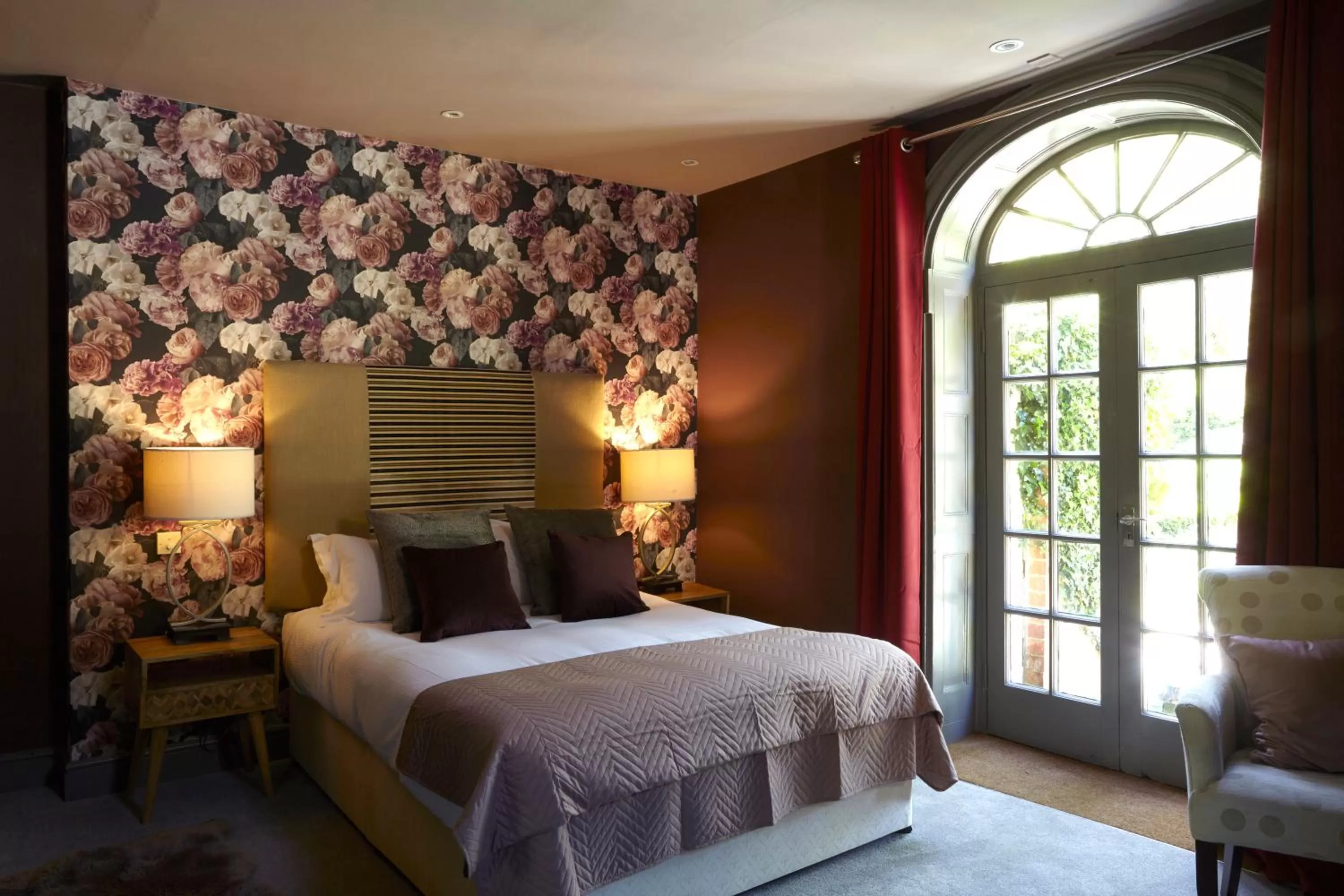 Bedroom, Bed in Horse and Groom