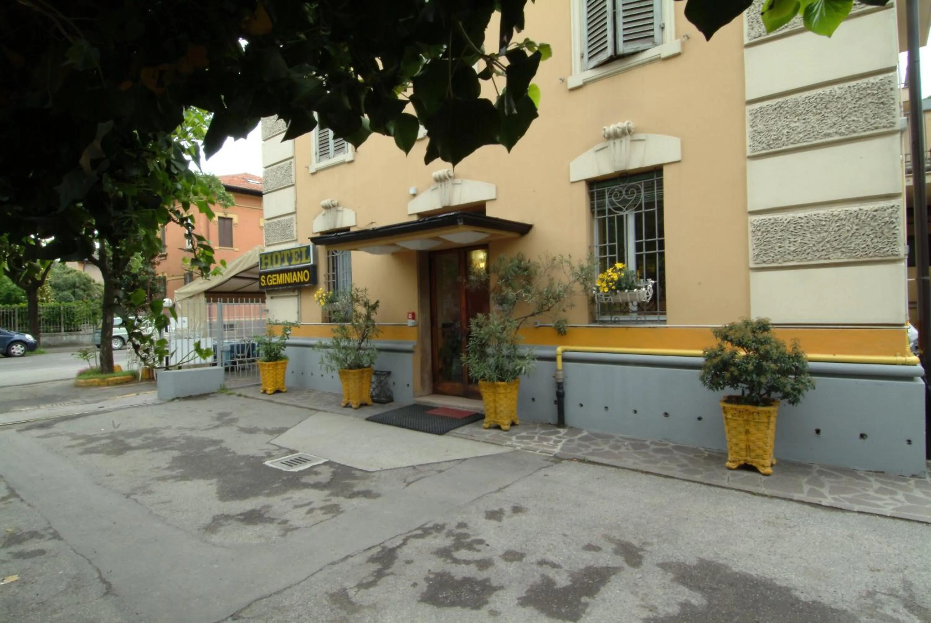 Property building in Hotel San Geminiano