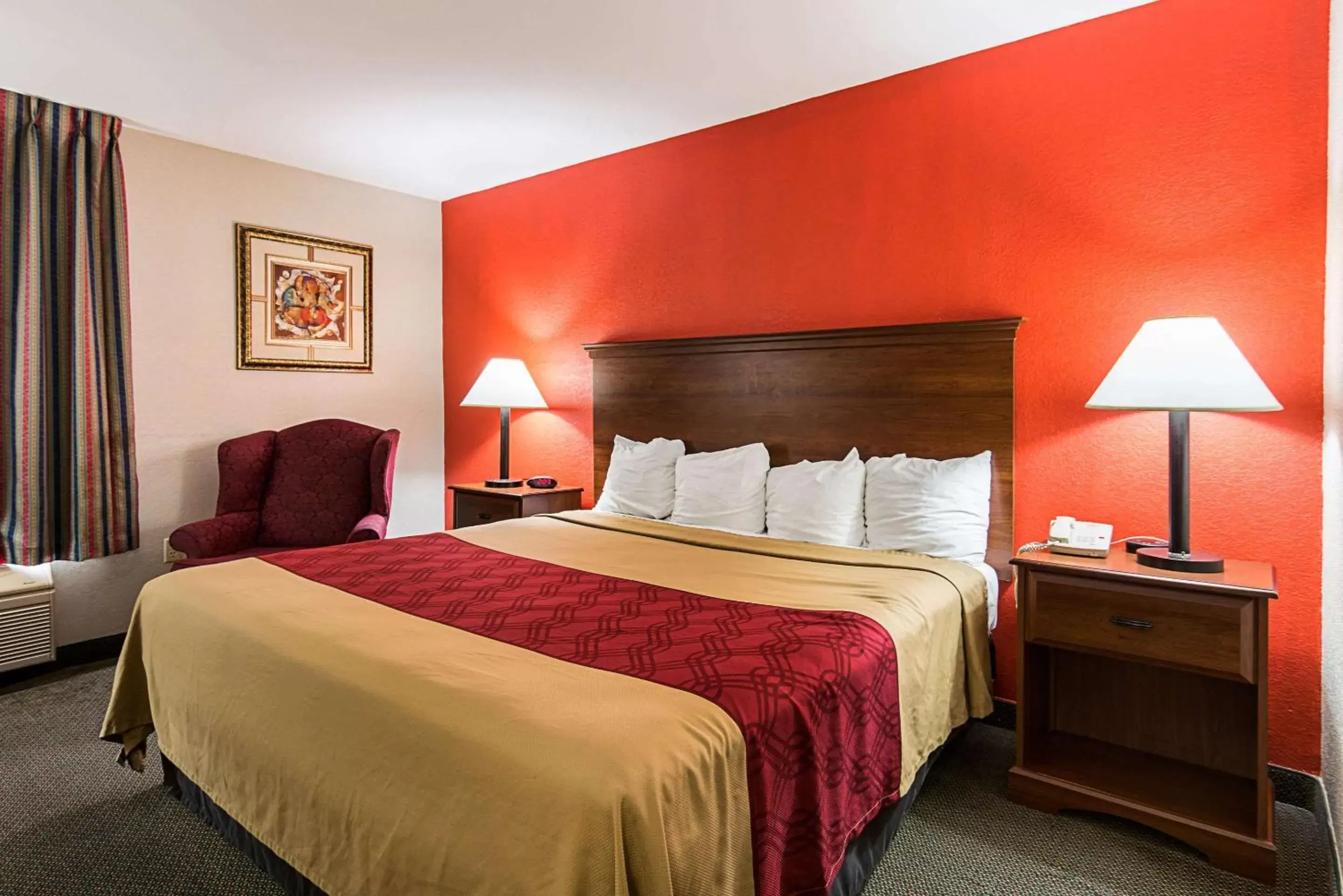 Photo of the whole room, Bed in Econo Lodge Andrews AFB Photo of the whole room, Bed in Econo Lodge Andrews AFB