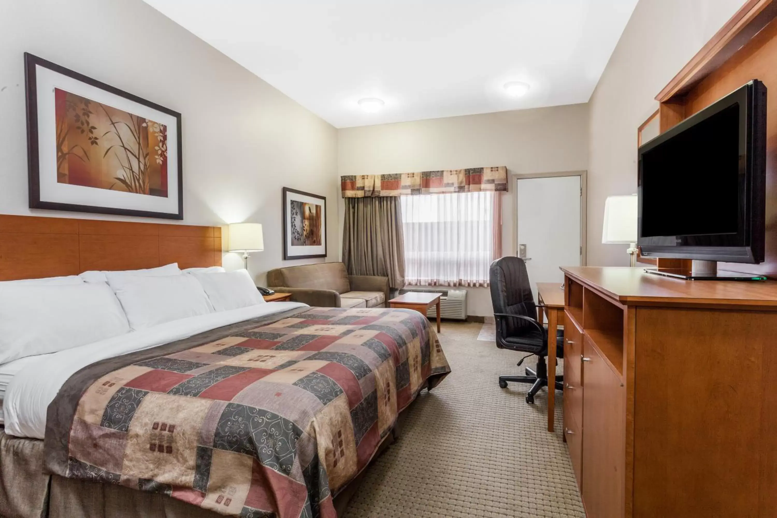 King Room- Non-Smoking in Ramada by Wyndham Drayton Valley