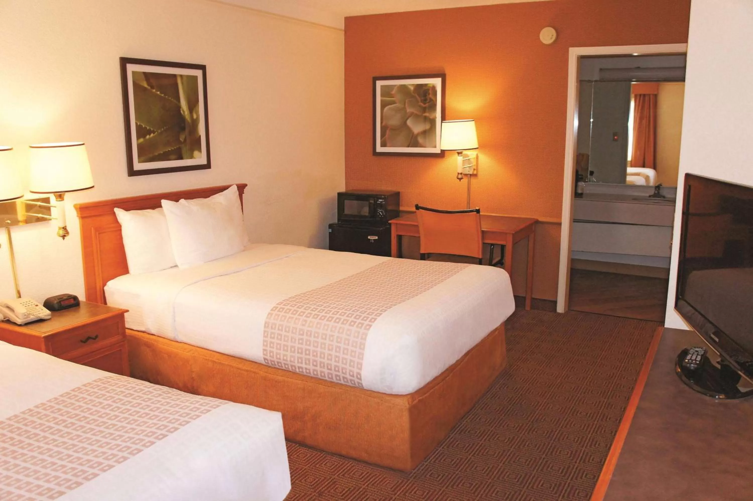 Photo of the whole room in Baymont by Wyndham San Antonio South Park