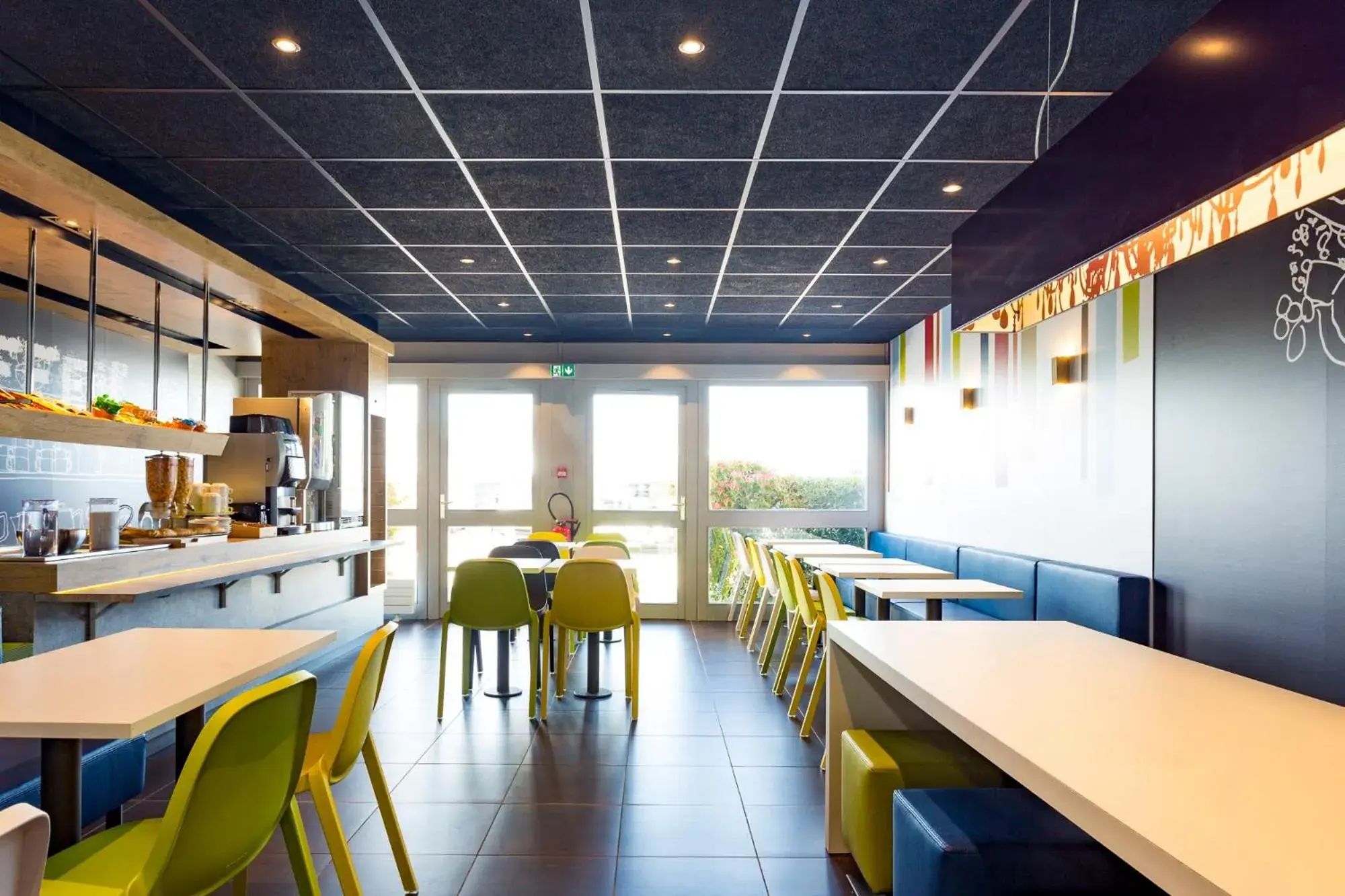 Buffet breakfast, Restaurant/Places to Eat in ibis budget Quimper