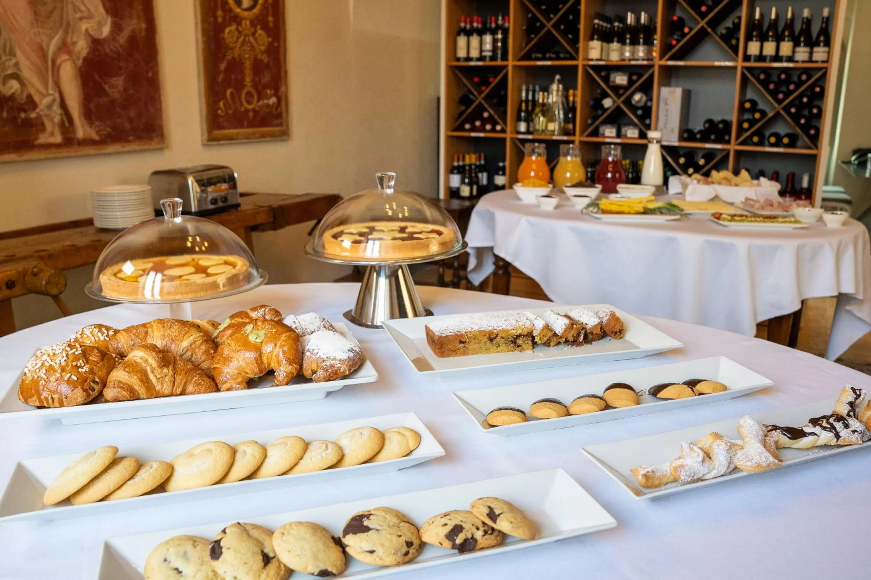 Food and drinks in VILLA MANZONI